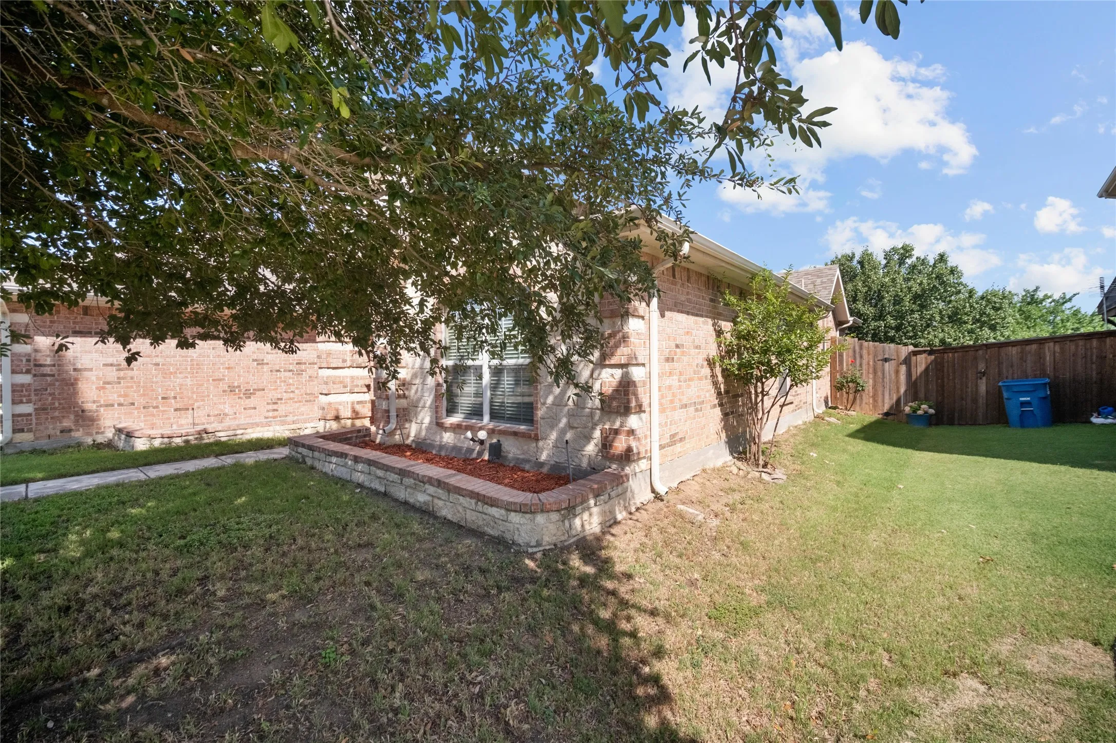 Single Family Residence For Sale in Denton County , 2832 Appaloosa Court, Little Elm, Texas 75068, 4 Bedroom, 2 Bathroom, 2 Garage spaces, 2,166 Sqft, built in 2007, mls#21284024, Real Estate Agent in Little Elm, Homes For Sale in Denton county, Homes For Sale in Little Elm, Realtor in Little Elm Texas, Real Estate Brokerage Independent Realty Texas, Luminita Cordes Realtor
