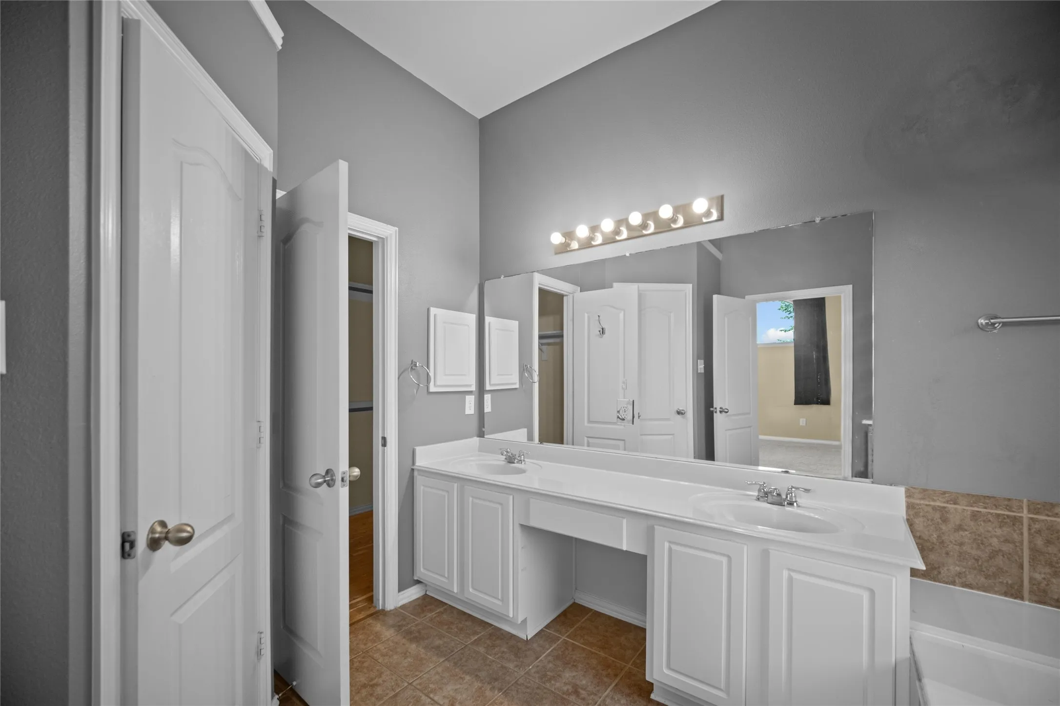 Single Family Residence For Sale in Denton County , 2832 Appaloosa Court, Little Elm, Texas 75068, 4 Bedroom, 2 Bathroom, 2 Garage spaces, 2,166 Sqft, built in 2007, mls#21284024, Real Estate Agent in Little Elm, Homes For Sale in Denton county, Homes For Sale in Little Elm, Realtor in Little Elm Texas, Real Estate Brokerage Independent Realty Texas, Luminita Cordes Realtor