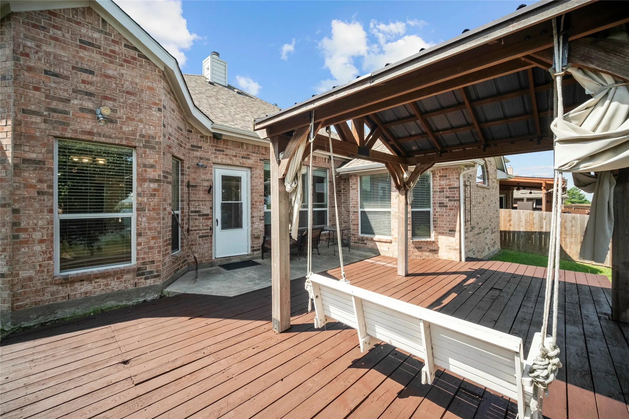 Single Family Residence For Sale in Denton County , 2832 Appaloosa Court, Little Elm, Texas 75068, 4 Bedroom, 2 Bathroom, 2 Garage spaces, 2,166 Sqft, built in 2007, mls#21284024, Real Estate Agent in Little Elm, Homes For Sale in Denton county, Homes For Sale in Little Elm, Realtor in Little Elm Texas, Real Estate Brokerage Independent Realty Texas, Luminita Cordes Realtor