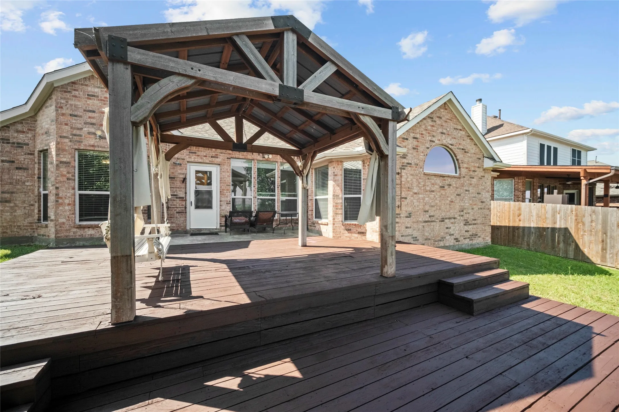 Single Family Residence For Sale in Denton County , 2832 Appaloosa Court, Little Elm, Texas 75068, 4 Bedroom, 2 Bathroom, 2 Garage spaces, 2,166 Sqft, built in 2007, mls#21284024, Real Estate Agent in Little Elm, Homes For Sale in Denton county, Homes For Sale in Little Elm, Realtor in Little Elm Texas, Real Estate Brokerage Independent Realty Texas, Luminita Cordes Realtor