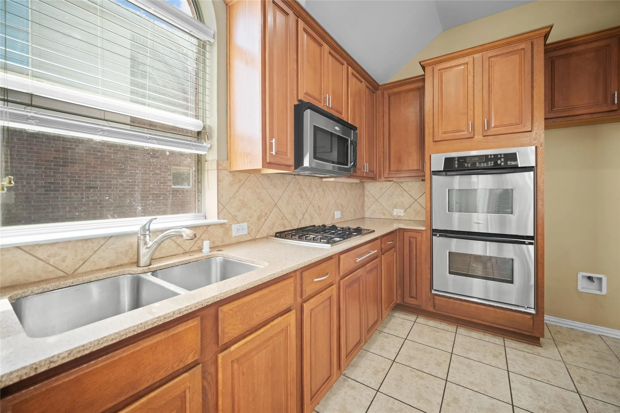 Single Family Residence For Sale in Denton County , 2832 Appaloosa Court, Little Elm, Texas 75068, 4 Bedroom, 2 Bathroom, 2 Garage spaces, 2,166 Sqft, built in 2007, mls#21284024, Real Estate Agent in Little Elm, Homes For Sale in Denton county, Homes For Sale in Little Elm, Realtor in Little Elm Texas, Real Estate Brokerage Independent Realty Texas, Luminita Cordes Realtor