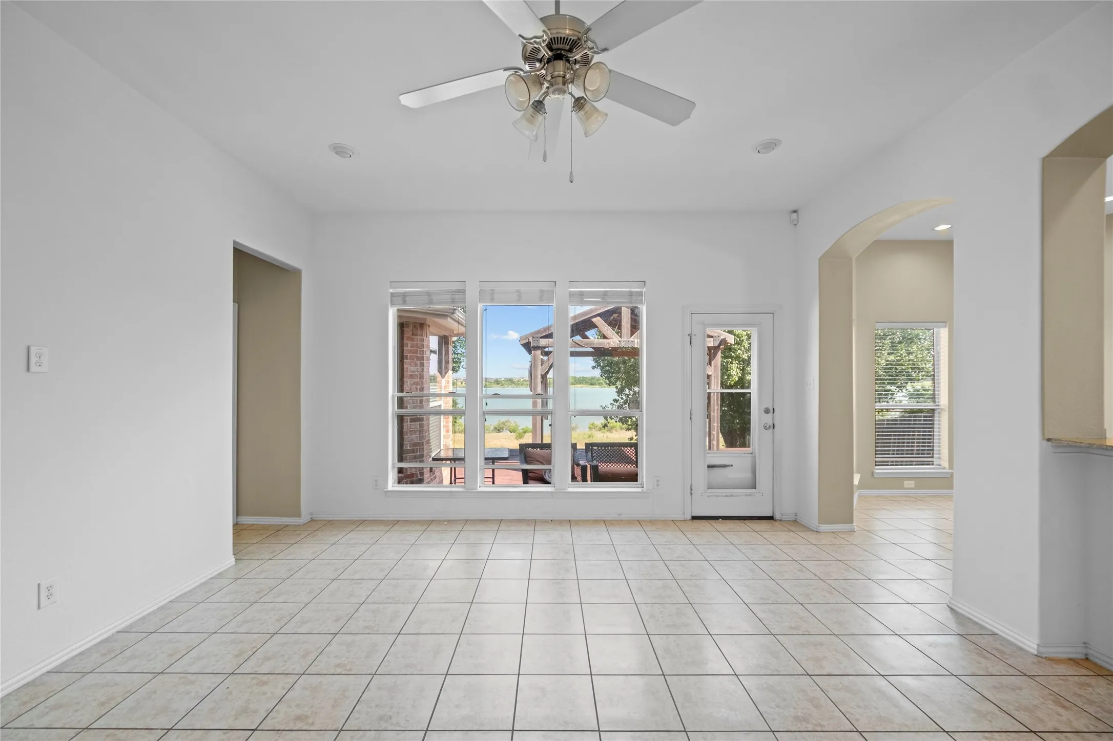Single Family Residence For Sale in Denton County , 2832 Appaloosa Court, Little Elm, Texas 75068, 4 Bedroom, 2 Bathroom, 2 Garage spaces, 2,166 Sqft, built in 2007, mls#21284024, Real Estate Agent in Little Elm, Homes For Sale in Denton county, Homes For Sale in Little Elm, Realtor in Little Elm Texas, Real Estate Brokerage Independent Realty Texas, Luminita Cordes Realtor