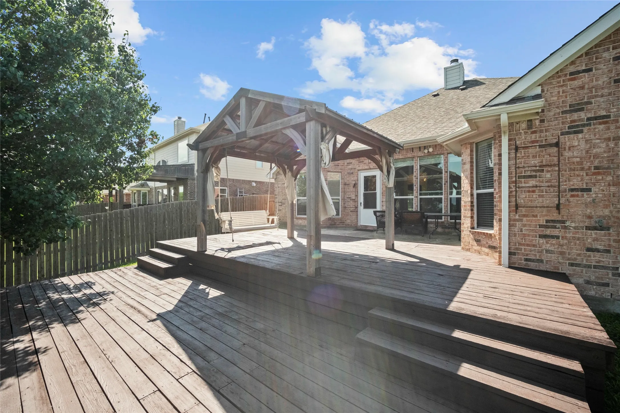 Single Family Residence For Sale in Denton County , 2832 Appaloosa Court, Little Elm, Texas 75068, 4 Bedroom, 2 Bathroom, 2 Garage spaces, 2,166 Sqft, built in 2007, mls#21284024, Real Estate Agent in Little Elm, Homes For Sale in Denton county, Homes For Sale in Little Elm, Realtor in Little Elm Texas, Real Estate Brokerage Independent Realty Texas, Luminita Cordes Realtor