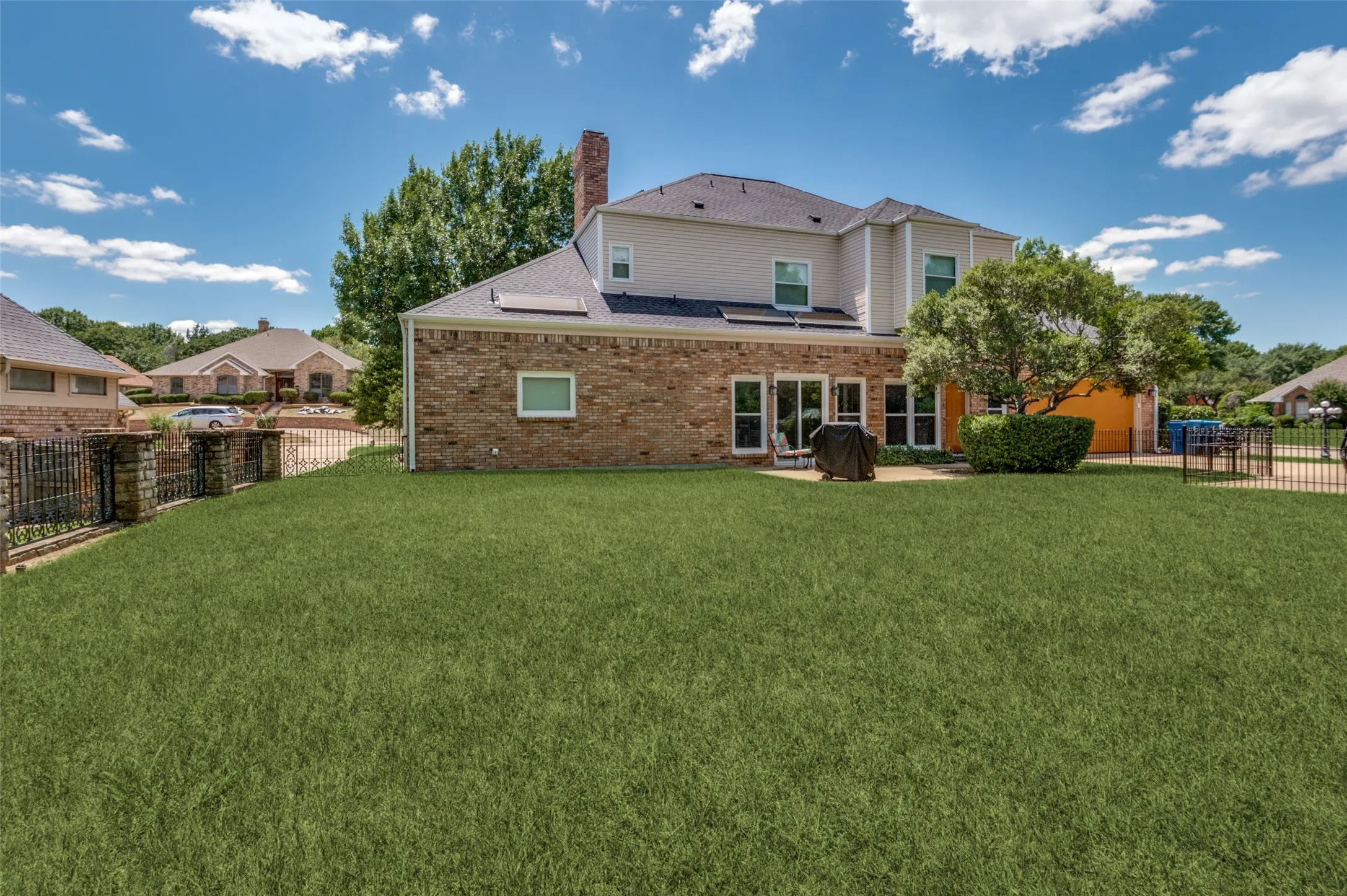 Single Family Residence For Sale in Dallas County , 636 Bent Creek Drive, De Soto, Texas 75115, 4 Bedroom, 4 Bathroom, 2 Garage spaces, 3,567 Sqft, built in 1985, mls#21290476, Real Estate Agent in De Soto, Homes For Sale in Dallas county, Homes For Sale in De Soto, Realtor in De Soto Texas, Real Estate Brokerage Independent Realty Texas, Luminita Cordes Realtor