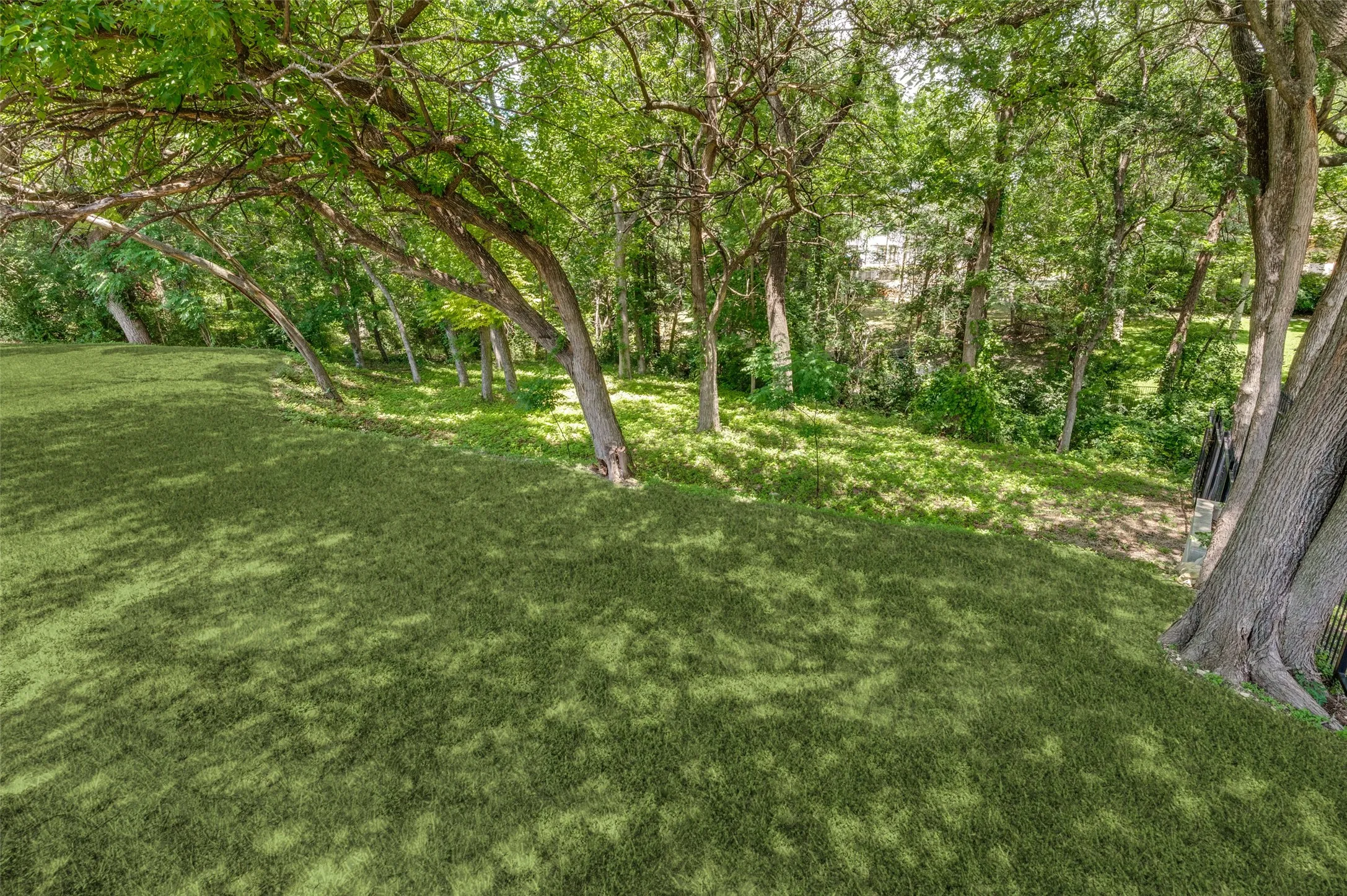 Single Family Residence For Sale in Dallas County , 636 Bent Creek Drive, De Soto, Texas 75115, 4 Bedroom, 4 Bathroom, 2 Garage spaces, 3,567 Sqft, built in 1985, mls#21290476, Real Estate Agent in De Soto, Homes For Sale in Dallas county, Homes For Sale in De Soto, Realtor in De Soto Texas, Real Estate Brokerage Independent Realty Texas, Luminita Cordes Realtor