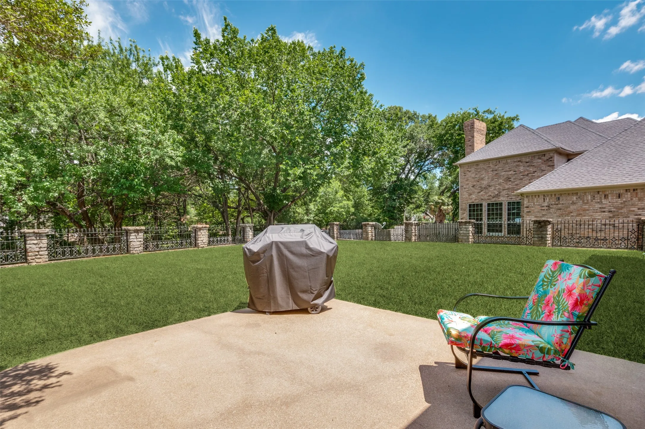 Single Family Residence For Sale in Dallas County , 636 Bent Creek Drive, De Soto, Texas 75115, 4 Bedroom, 4 Bathroom, 2 Garage spaces, 3,567 Sqft, built in 1985, mls#21290476, Real Estate Agent in De Soto, Homes For Sale in Dallas county, Homes For Sale in De Soto, Realtor in De Soto Texas, Real Estate Brokerage Independent Realty Texas, Luminita Cordes Realtor