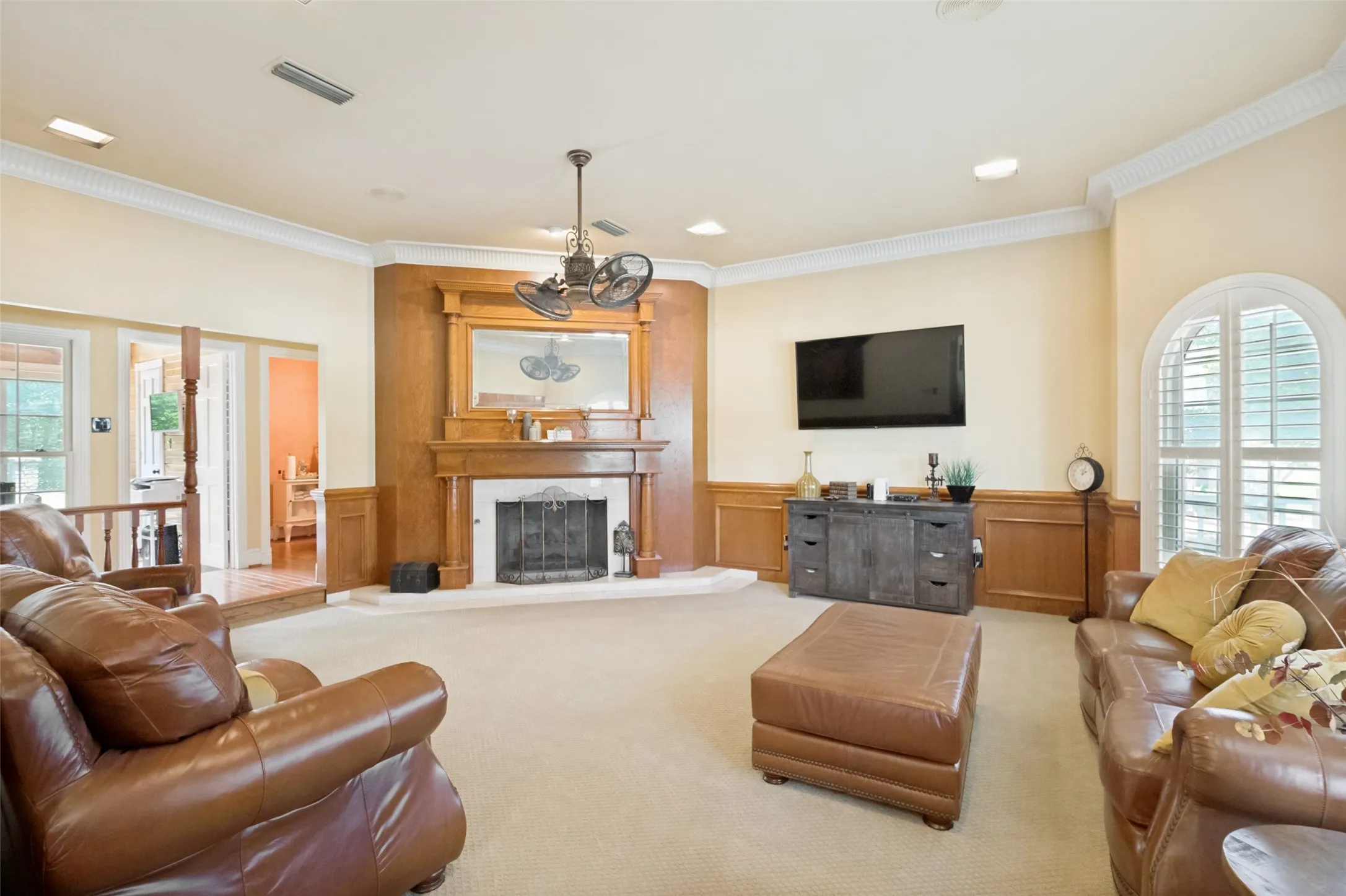 Single Family Residence For Sale in Dallas County , 636 Bent Creek Drive, De Soto, Texas 75115, 4 Bedroom, 4 Bathroom, 2 Garage spaces, 3,567 Sqft, built in 1985, mls#21290476, Real Estate Agent in De Soto, Homes For Sale in Dallas county, Homes For Sale in De Soto, Realtor in De Soto Texas, Real Estate Brokerage Independent Realty Texas, Luminita Cordes Realtor
