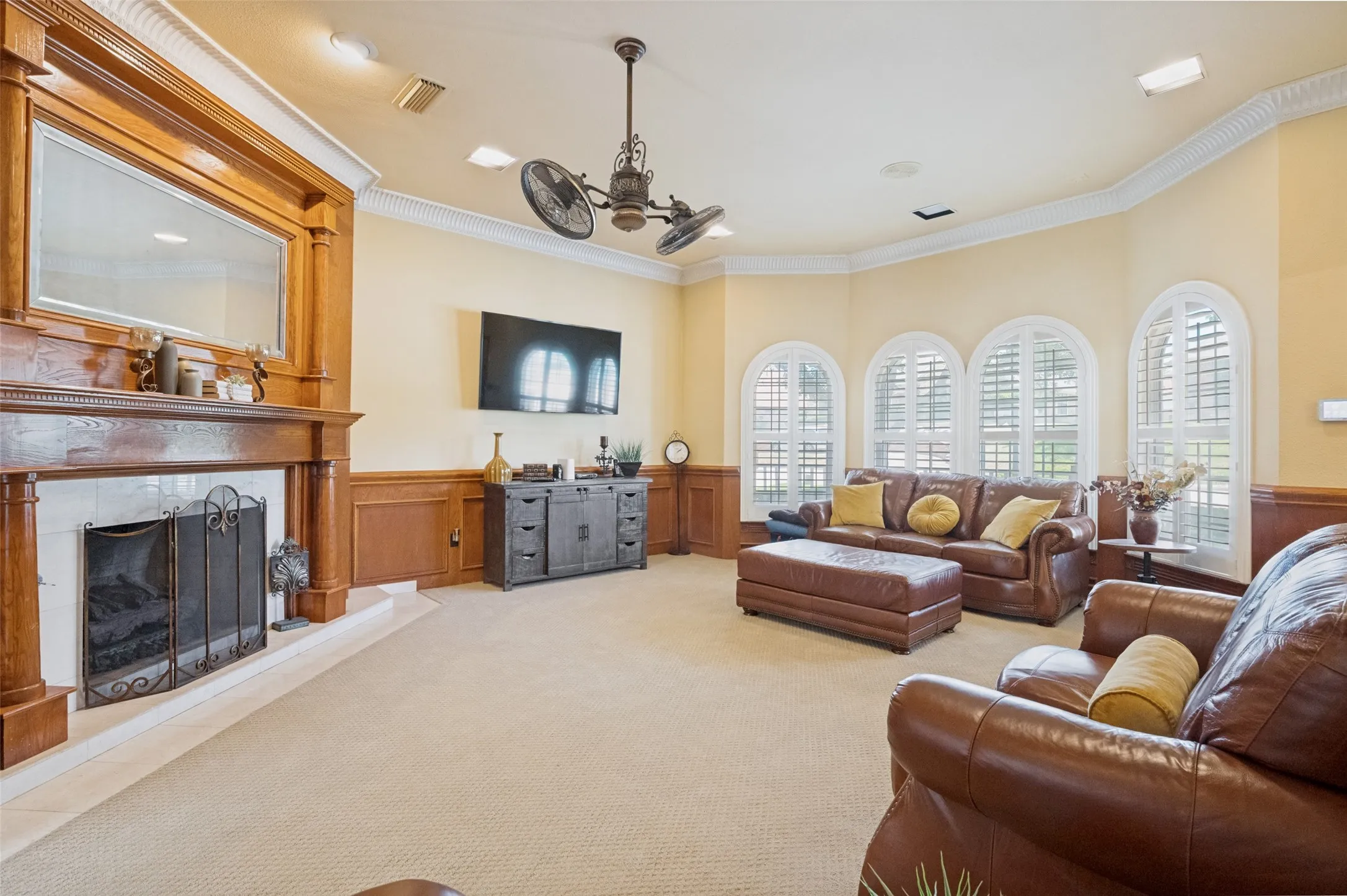 Single Family Residence For Sale in Dallas County , 636 Bent Creek Drive, De Soto, Texas 75115, 4 Bedroom, 4 Bathroom, 2 Garage spaces, 3,567 Sqft, built in 1985, mls#21290476, Real Estate Agent in De Soto, Homes For Sale in Dallas county, Homes For Sale in De Soto, Realtor in De Soto Texas, Real Estate Brokerage Independent Realty Texas, Luminita Cordes Realtor