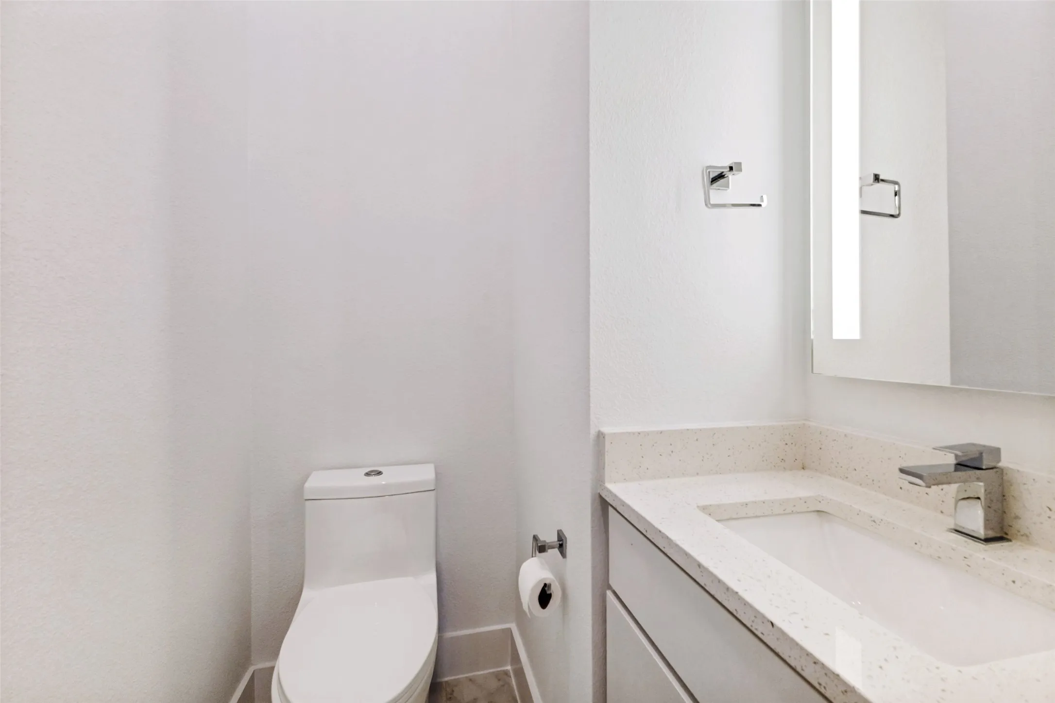 Townhouse For Sale in Dallas County , 1944 Dowgate Court, Dallas, Texas 75204, 3 Bedroom, 4 Bathroom, 2 Garage spaces, 1,982 Sqft, built in 2020, mls#21289469, Real Estate Agent in Dallas, Homes For Sale in Dallas county, Homes For Sale in Dallas, Realtor in Dallas Texas, Real Estate Brokerage Independent Realty Texas, Luminita Cordes Realtor