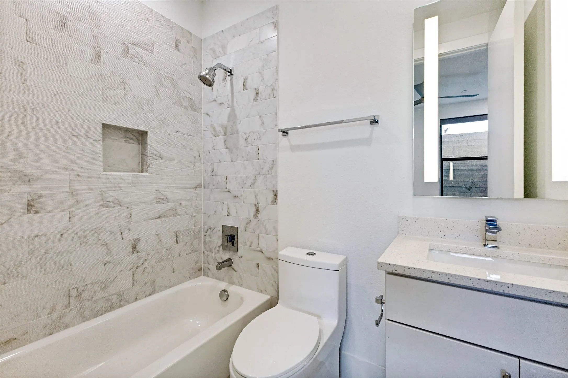 Townhouse For Sale in Dallas County , 1944 Dowgate Court, Dallas, Texas 75204, 3 Bedroom, 4 Bathroom, 2 Garage spaces, 1,982 Sqft, built in 2020, mls#21289469, Real Estate Agent in Dallas, Homes For Sale in Dallas county, Homes For Sale in Dallas, Realtor in Dallas Texas, Real Estate Brokerage Independent Realty Texas, Luminita Cordes Realtor