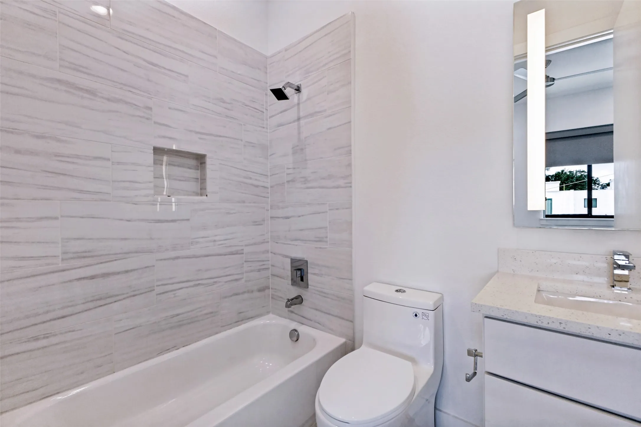 Townhouse For Sale in Dallas County , 1944 Dowgate Court, Dallas, Texas 75204, 3 Bedroom, 4 Bathroom, 2 Garage spaces, 1,982 Sqft, built in 2020, mls#21289469, Real Estate Agent in Dallas, Homes For Sale in Dallas county, Homes For Sale in Dallas, Realtor in Dallas Texas, Real Estate Brokerage Independent Realty Texas, Luminita Cordes Realtor