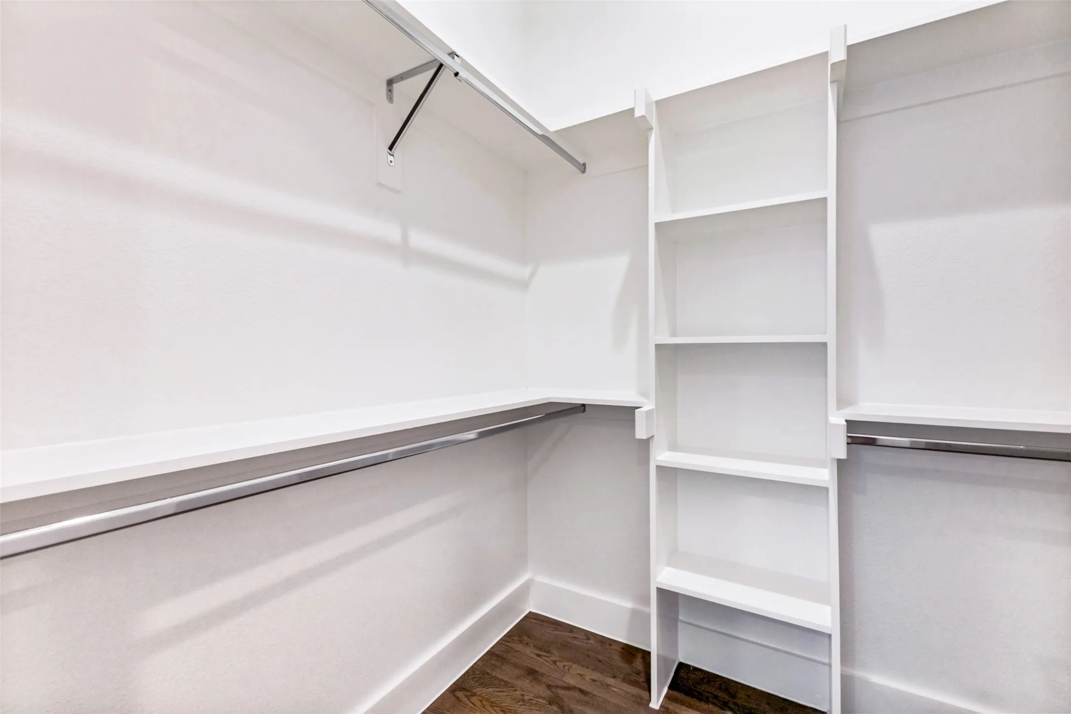 Townhouse For Sale in Dallas County , 1944 Dowgate Court, Dallas, Texas 75204, 3 Bedroom, 4 Bathroom, 2 Garage spaces, 1,982 Sqft, built in 2020, mls#21289469, Real Estate Agent in Dallas, Homes For Sale in Dallas county, Homes For Sale in Dallas, Realtor in Dallas Texas, Real Estate Brokerage Independent Realty Texas, Luminita Cordes Realtor