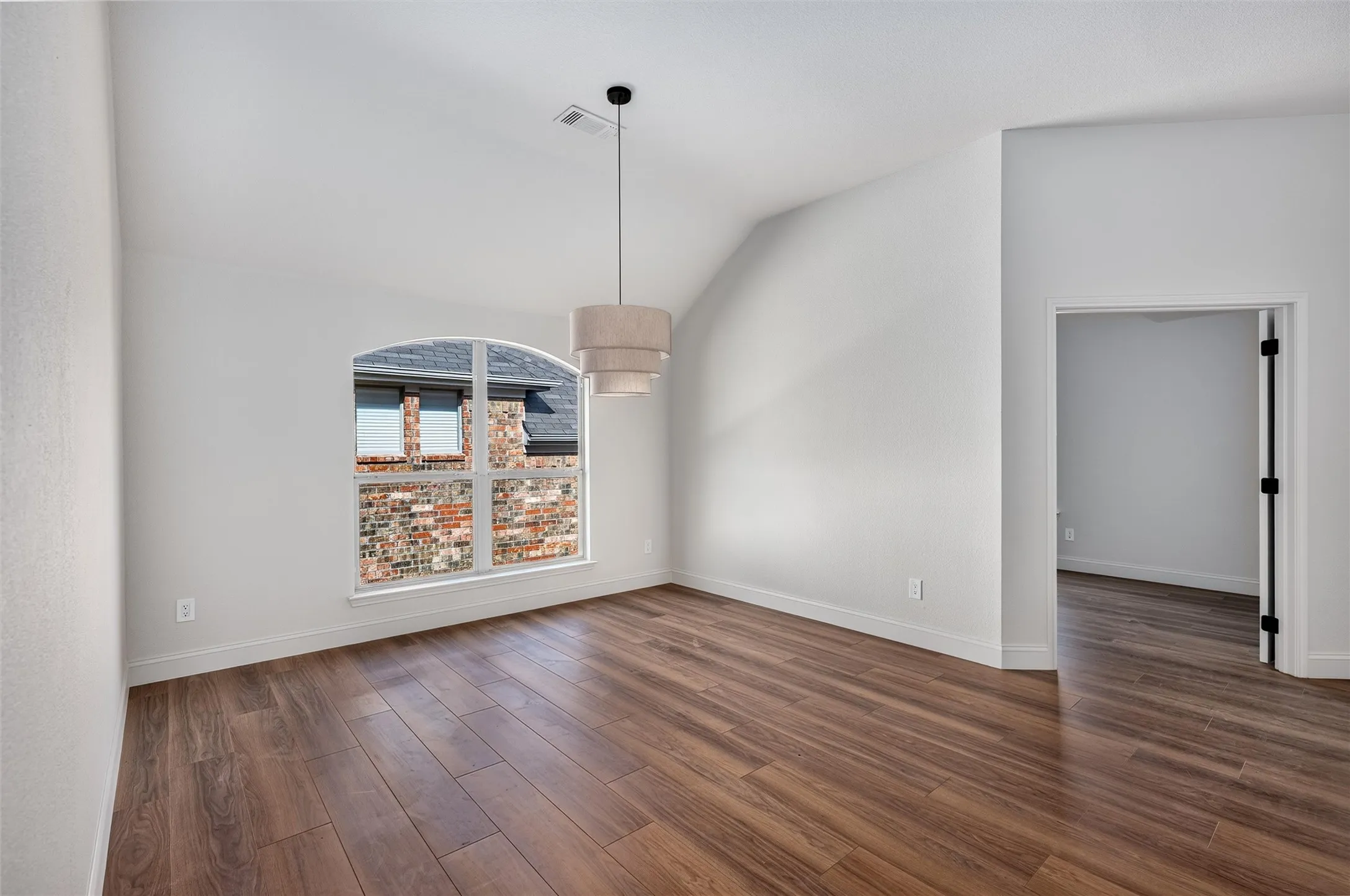 Single Family Residence For Sale in Collin County , 605 Terrace View Drive, Mc Kinney, Texas 75071, 4 Bedroom, 2 Bathroom, 2 Garage spaces, 2,424 Sqft, built in 2004, mls#21281471, Real Estate Agent in Mc Kinney, Homes For Sale in Collin county, Homes For Sale in Mc Kinney, Realtor in Mc Kinney Texas, Real Estate Brokerage Independent Realty Texas, Luminita Cordes Realtor