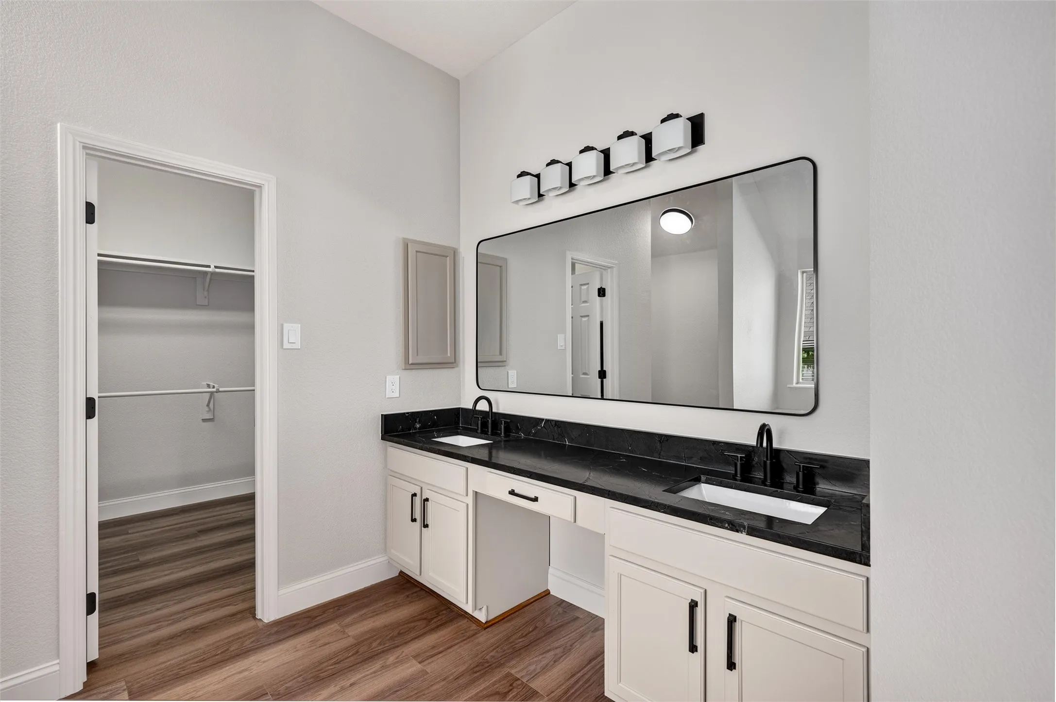 Single Family Residence For Sale in Collin County , 605 Terrace View Drive, Mc Kinney, Texas 75071, 4 Bedroom, 2 Bathroom, 2 Garage spaces, 2,424 Sqft, built in 2004, mls#21281471, Real Estate Agent in Mc Kinney, Homes For Sale in Collin county, Homes For Sale in Mc Kinney, Realtor in Mc Kinney Texas, Real Estate Brokerage Independent Realty Texas, Luminita Cordes Realtor