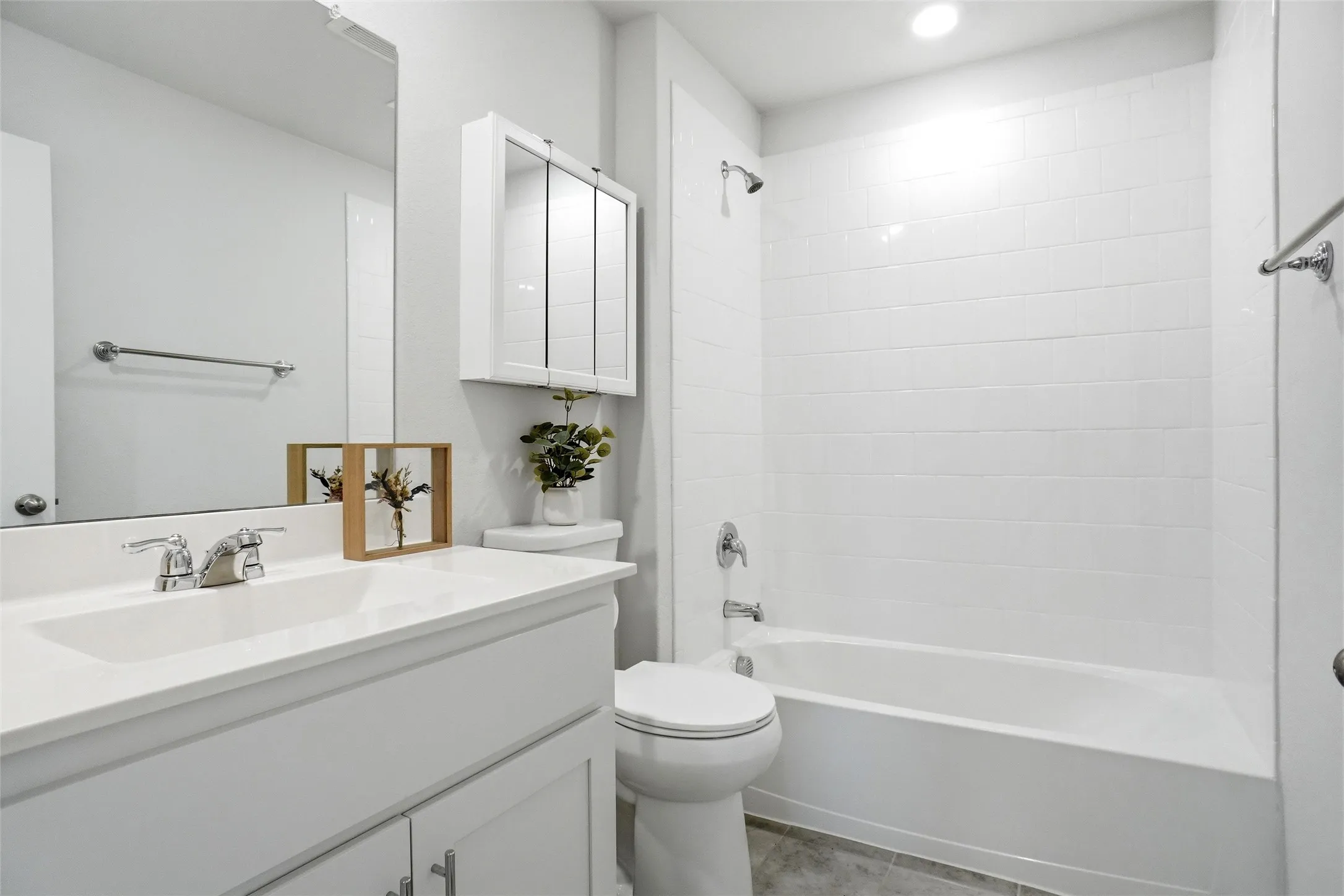 Note Medicine Cabinet