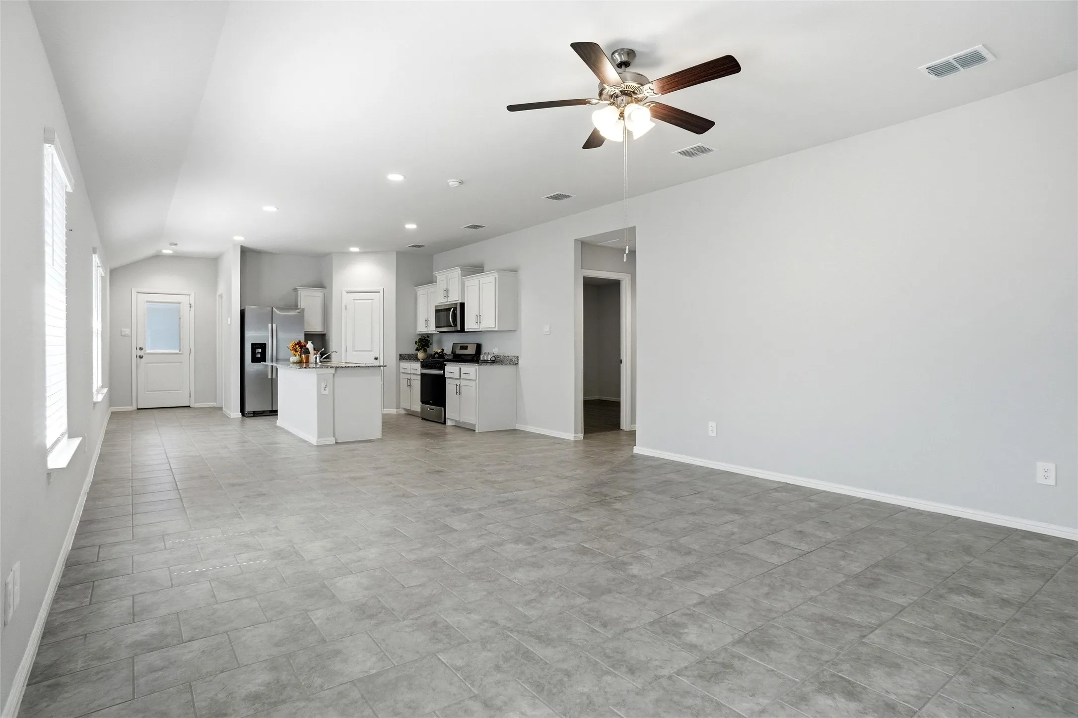 Living to Kitchen