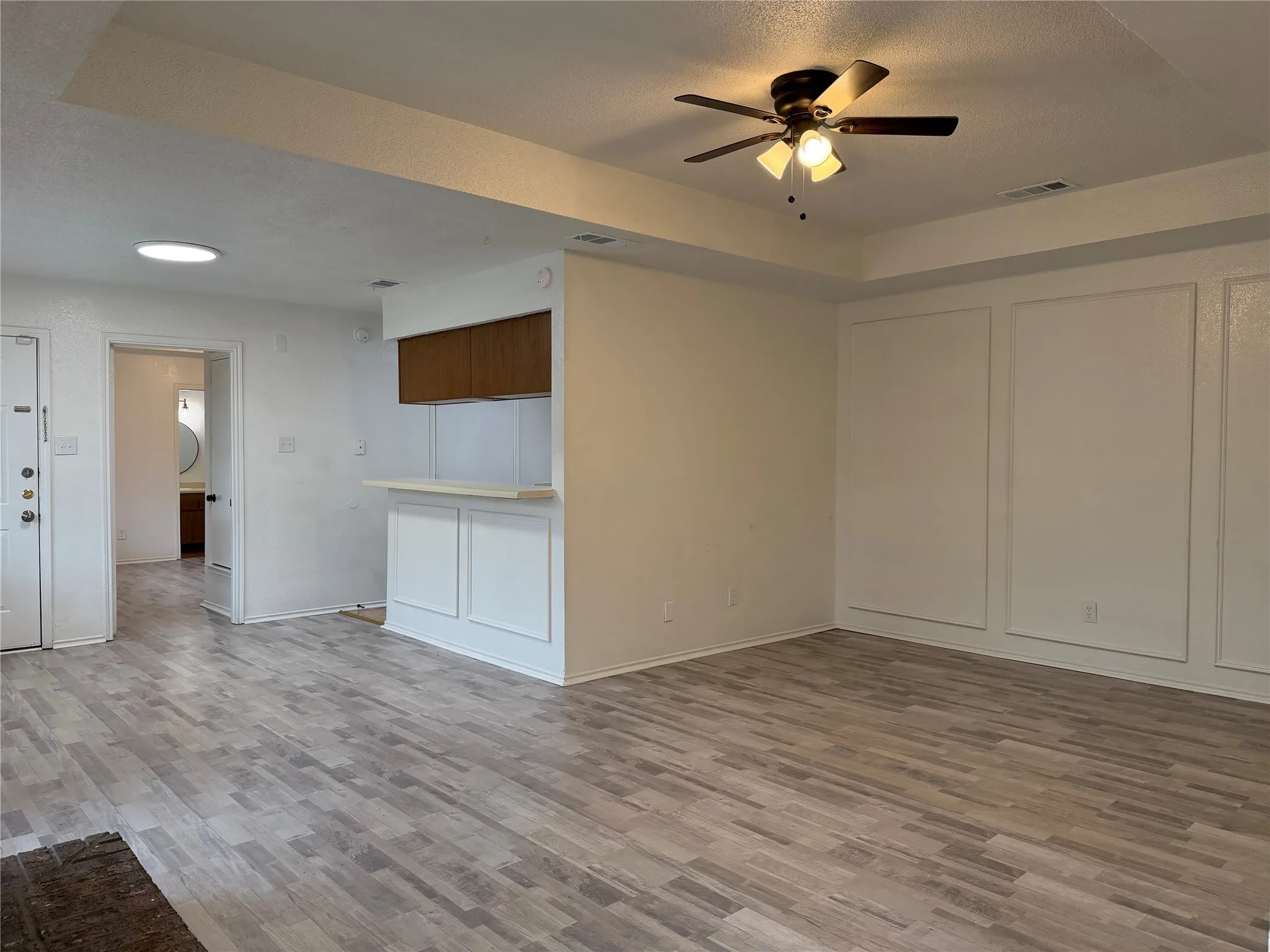 Duplex For Rent in Tarrant County , 4621 Sausalito Drive, Arlington, Texas 76016, 2 Bedrooms, 2 Bathrooms, Garage spaces, 1,040 Sqft, built in 1985, Price $1,625, mls#21283077, Real Estate Agent in Arlington, Homes For Rent in Tarrant county, Homes For Rent in Arlington, Realtor in Arlington Texas, Real Estate Brokerage Independent Realty Texas, Luminita Cordes Realtor