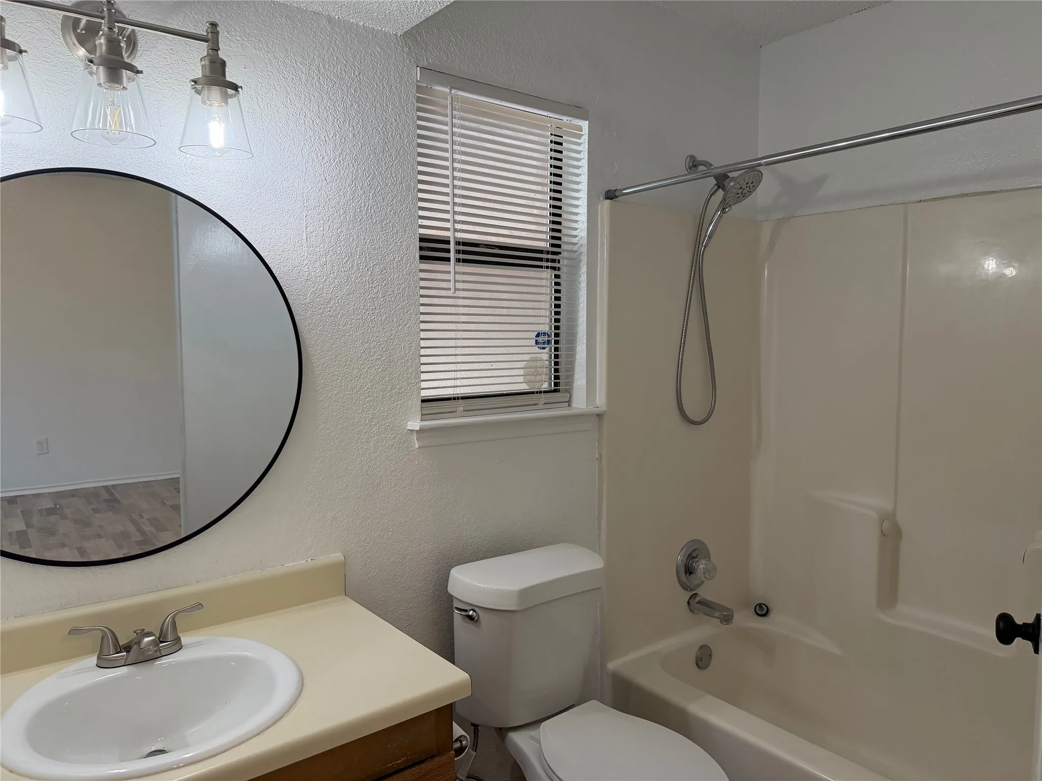 Duplex For Rent in Tarrant County , 4621 Sausalito Drive, Arlington, Texas 76016, 2 Bedrooms, 2 Bathrooms, Garage spaces, 1,040 Sqft, built in 1985, Price $1,625, mls#21283077, Real Estate Agent in Arlington, Homes For Rent in Tarrant county, Homes For Rent in Arlington, Realtor in Arlington Texas, Real Estate Brokerage Independent Realty Texas, Luminita Cordes Realtor