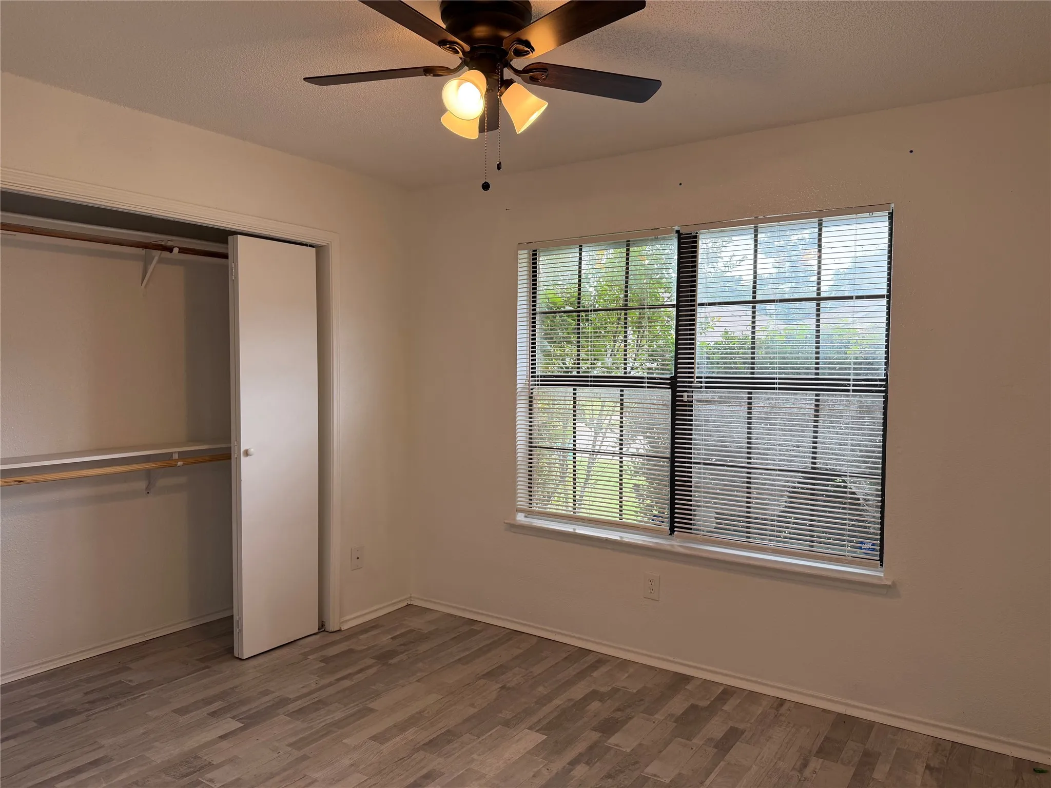 Duplex For Rent in Tarrant County , 4621 Sausalito Drive, Arlington, Texas 76016, 2 Bedrooms, 2 Bathrooms, Garage spaces, 1,040 Sqft, built in 1985, Price $1,625, mls#21283077, Real Estate Agent in Arlington, Homes For Rent in Tarrant county, Homes For Rent in Arlington, Realtor in Arlington Texas, Real Estate Brokerage Independent Realty Texas, Luminita Cordes Realtor