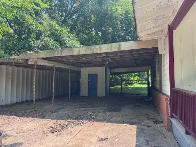 Single Family Residence For Rent in Lamar County , 704 Cedar Street, Paris, Texas 75460, 2 Bedroom, 1 Bathroom, Garage spaces, 1,100 Sqft, built in 0, mls#21290503, Real Estate Agent in Paris, Homes For Rent in Lamar county, Homes For Rent in Paris, Realtor in Paris Texas, Real Estate Brokerage Independent Realty Texas, Luminita Cordes Realtor