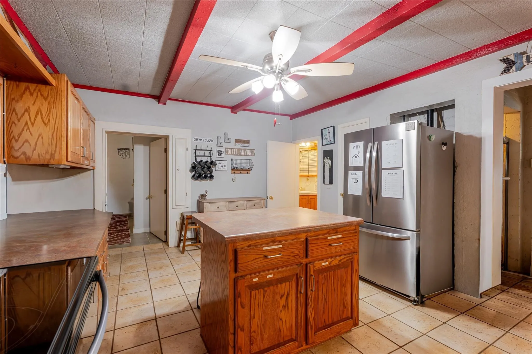Single Family Residence For Sale in Palo Pinto County , 1601 Forum Circle 156, Graford, Texas 76449, 4 Bedroom, 4 Bathroom, Garage spaces, 3,215 Sqft, built in 1965, mls#21290511, Real Estate Agent in Graford, Homes For Sale in Palo Pinto county, Homes For Sale in Graford, Realtor in Graford Texas, Real Estate Brokerage Independent Realty Texas, Luminita Cordes Realtor