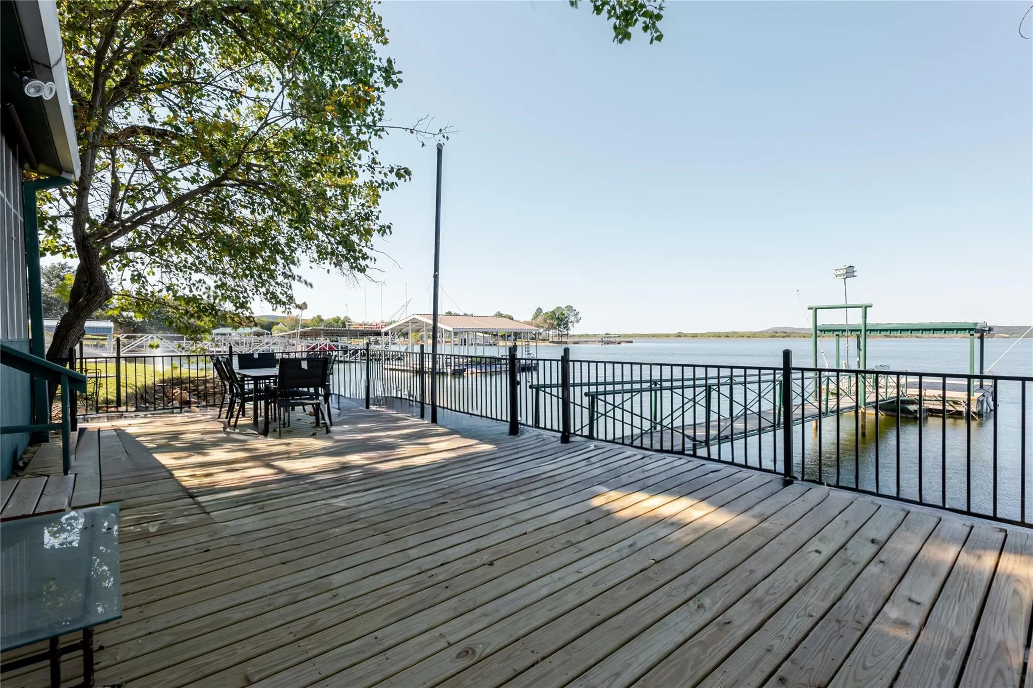 Single Family Residence For Sale in Palo Pinto County , 1601 Forum Circle 156, Graford, Texas 76449, 4 Bedroom, 4 Bathroom, Garage spaces, 3,215 Sqft, built in 1965, mls#21290511, Real Estate Agent in Graford, Homes For Sale in Palo Pinto county, Homes For Sale in Graford, Realtor in Graford Texas, Real Estate Brokerage Independent Realty Texas, Luminita Cordes Realtor