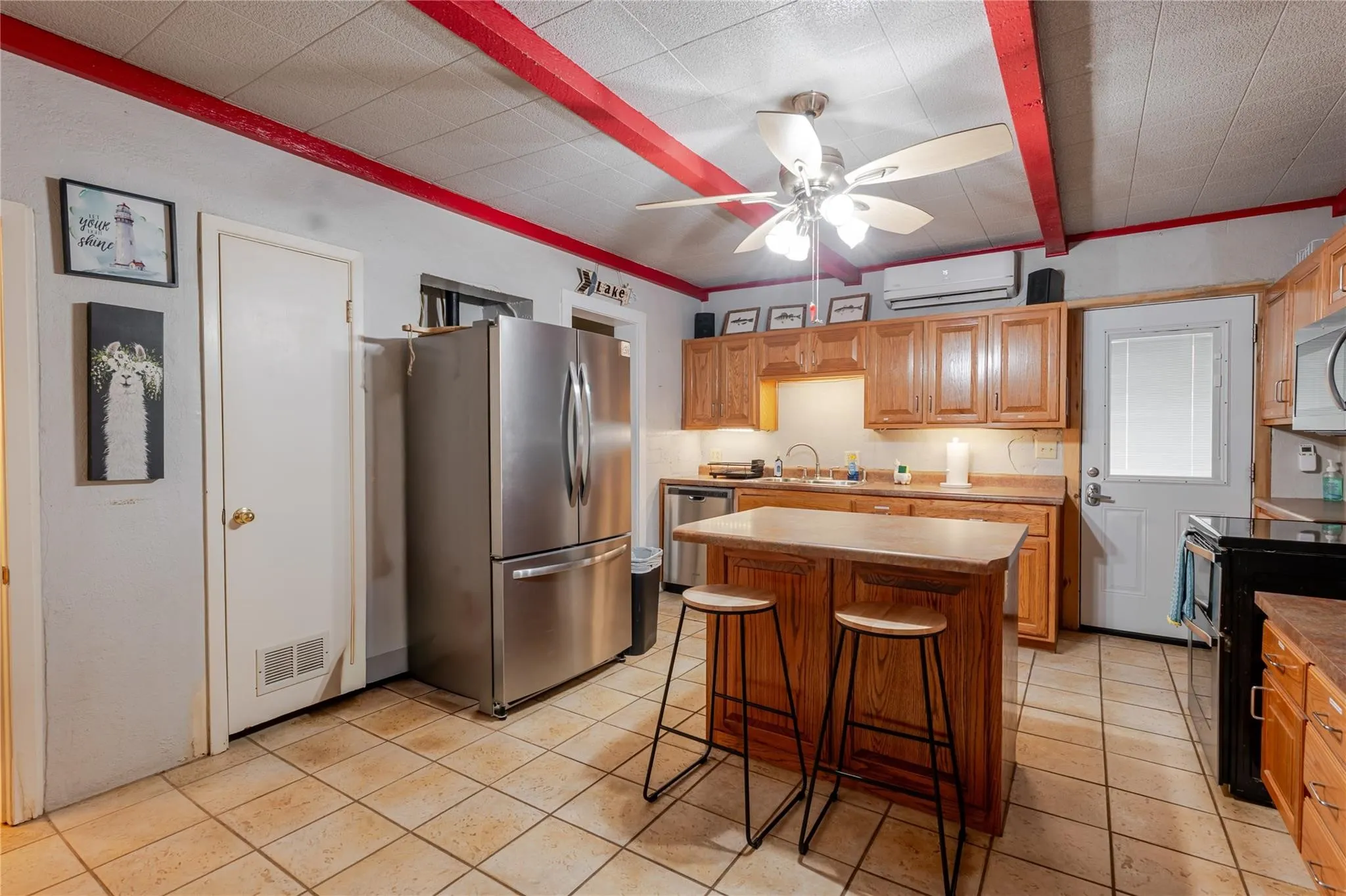 Single Family Residence For Sale in Palo Pinto County , 1601 Forum Circle 156, Graford, Texas 76449, 4 Bedroom, 4 Bathroom, Garage spaces, 3,215 Sqft, built in 1965, mls#21290511, Real Estate Agent in Graford, Homes For Sale in Palo Pinto county, Homes For Sale in Graford, Realtor in Graford Texas, Real Estate Brokerage Independent Realty Texas, Luminita Cordes Realtor
