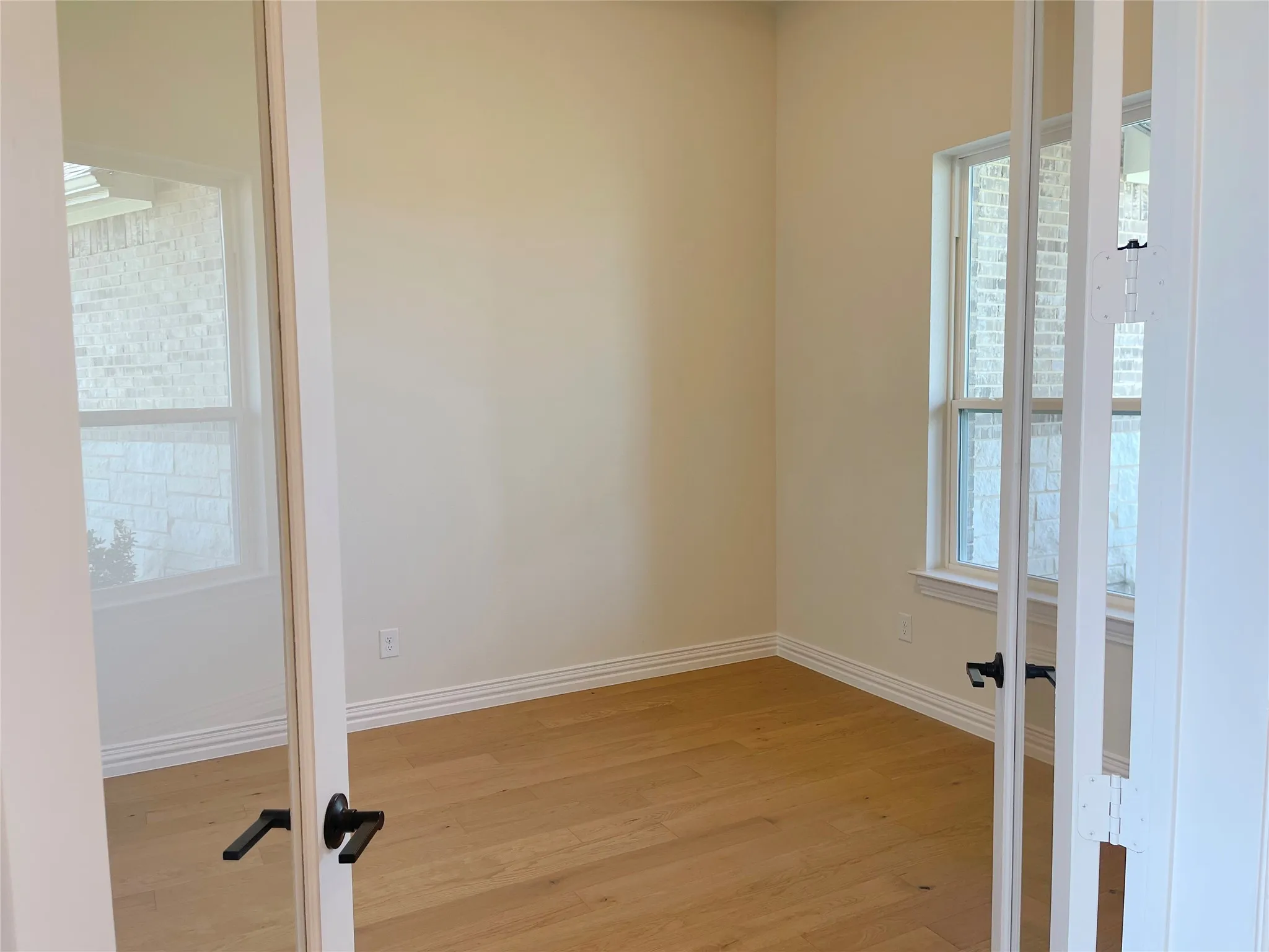 Single Family Residence For Sale in Ellis County , 211 Marie Lane, Waxahachie, Texas 75167, 4 Bedroom, 4 Bathroom, 3 Garage spaces, 2,725 Sqft, built in 2025, mls#21290529, Real Estate Agent in Waxahachie, Homes For Sale in Ellis county, Homes For Sale in Waxahachie, Realtor in Waxahachie Texas, Real Estate Brokerage Independent Realty Texas, Luminita Cordes Realtor
