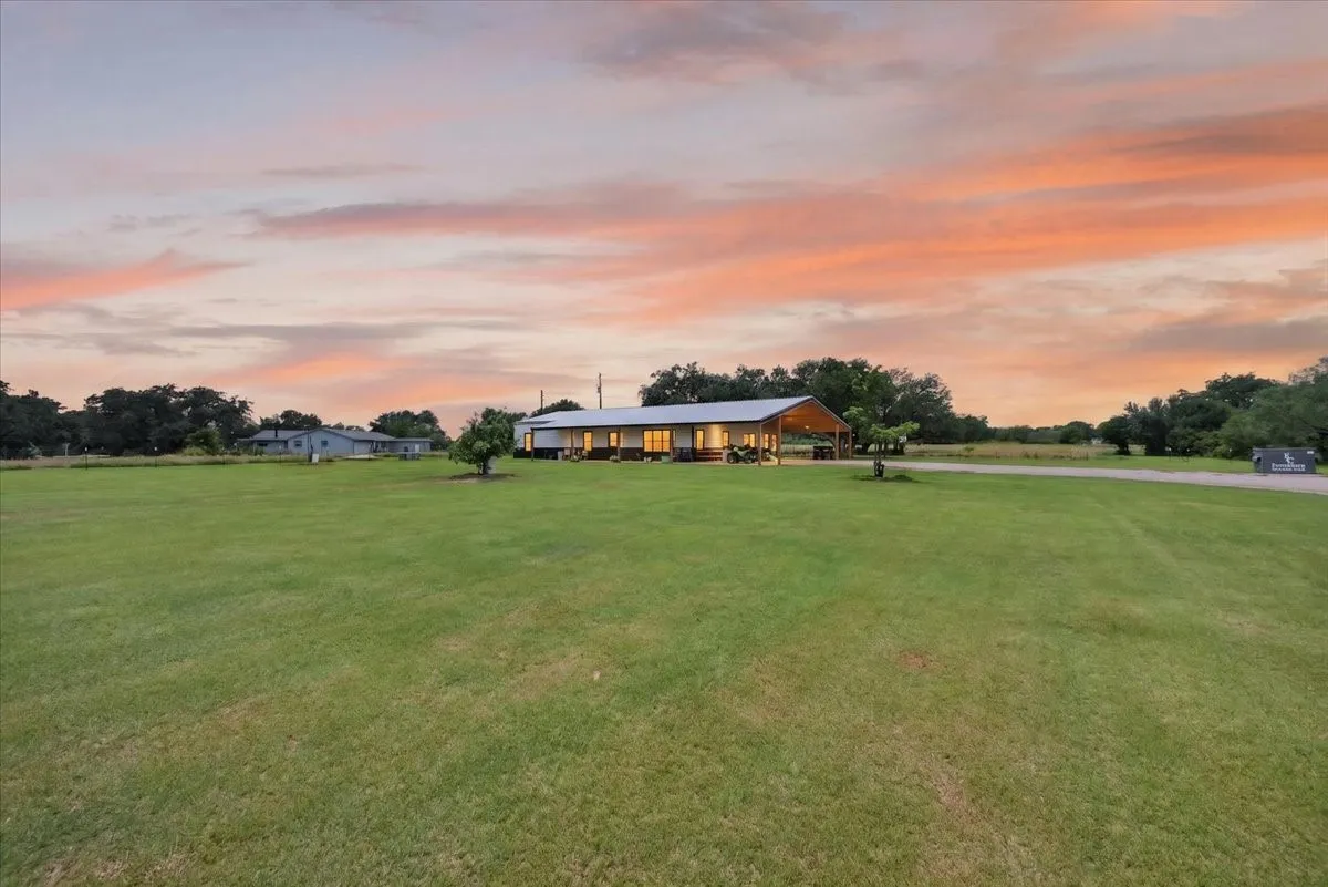 Single Family Residence For Sale in Young County , 340 Rosser Ranch Road, Graham, Texas 76450, 3 Bedroom, 2 Bathroom, Garage spaces, 1,920 Sqft, built in 2021, mls#21290535, Real Estate Agent in Graham, Homes For Sale in Young county, Homes For Sale in Graham, Realtor in Graham Texas, Real Estate Brokerage Independent Realty Texas, Luminita Cordes Realtor