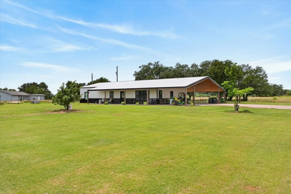 Single Family Residence For Sale in Young County , 340 Rosser Ranch Road, Graham, Texas 76450, 3 Bedroom, 2 Bathroom, Garage spaces, 1,920 Sqft, built in 2021, mls#21290535, Real Estate Agent in Graham, Homes For Sale in Young county, Homes For Sale in Graham, Realtor in Graham Texas, Real Estate Brokerage Independent Realty Texas, Luminita Cordes Realtor