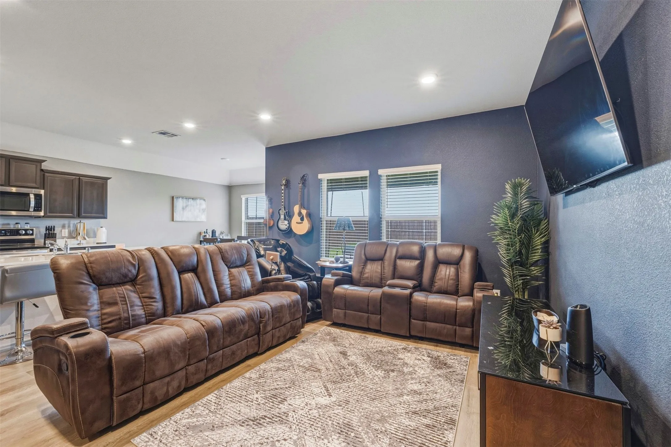 Single Family Residence For Sale in Ellis County , 1210 Grand View Drive, Ennis, Texas 75119, 3 Bedroom, 2 Bathroom, 2 Garage spaces, 1,471 Sqft, built in 2024, Price $262,000, mls#21289722, Real Estate Agent in Ennis, Homes For Sale in Ellis county, Homes For Sale in Ennis, Realtor in Ennis Texas, Real Estate Brokerage Independent Realty Texas, Luminita Cordes Realtor