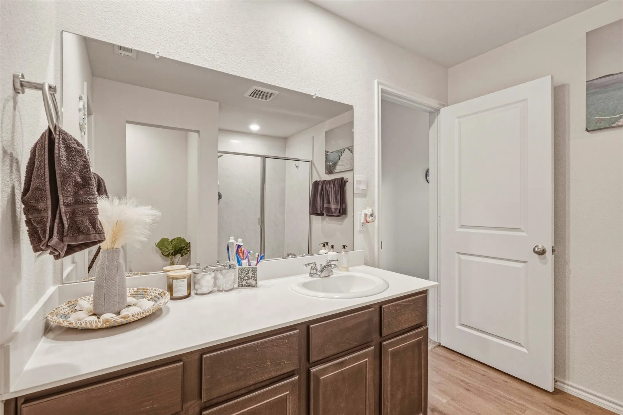 Single Family Residence For Sale in Ellis County , 1210 Grand View Drive, Ennis, Texas 75119, 3 Bedroom, 2 Bathroom, 2 Garage spaces, 1,471 Sqft, built in 2024, Price $262,000, mls#21289722, Real Estate Agent in Ennis, Homes For Sale in Ellis county, Homes For Sale in Ennis, Realtor in Ennis Texas, Real Estate Brokerage Independent Realty Texas, Luminita Cordes Realtor