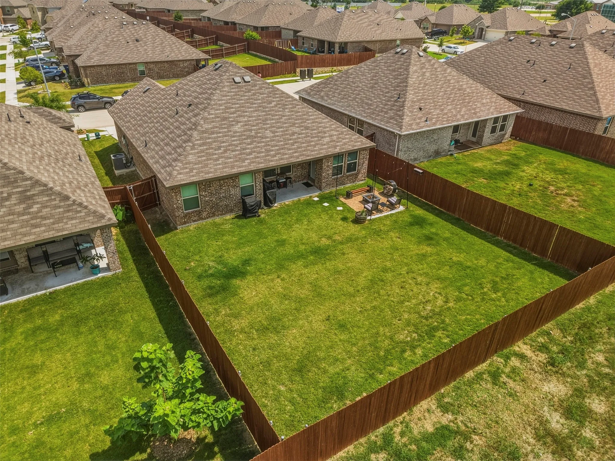 Single Family Residence For Sale in Ellis County , 1210 Grand View Drive, Ennis, Texas 75119, 3 Bedroom, 2 Bathroom, 2 Garage spaces, 1,471 Sqft, built in 2024, Price $262,000, mls#21289722, Real Estate Agent in Ennis, Homes For Sale in Ellis county, Homes For Sale in Ennis, Realtor in Ennis Texas, Real Estate Brokerage Independent Realty Texas, Luminita Cordes Realtor