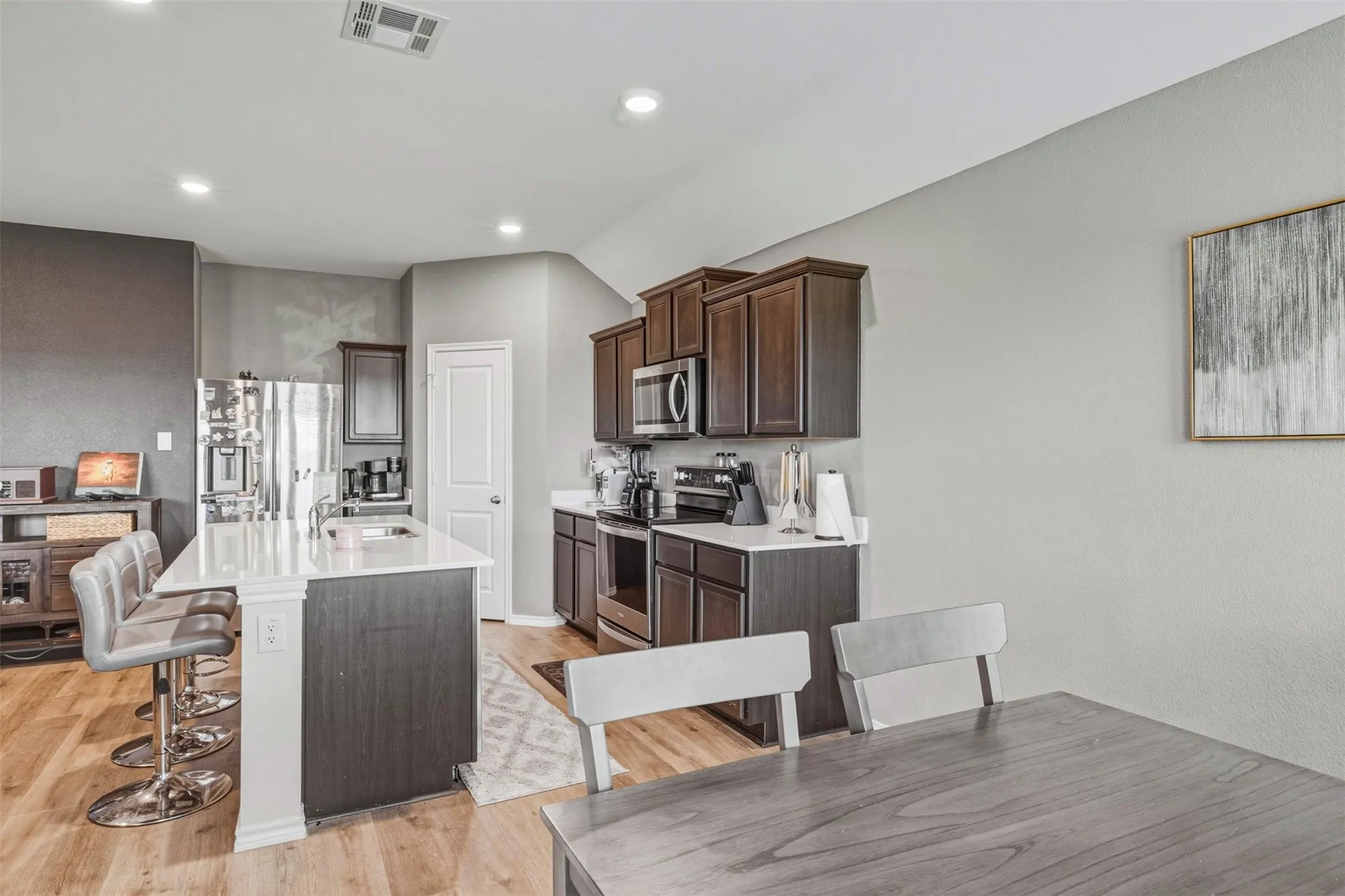 Single Family Residence For Sale in Ellis County , 1210 Grand View Drive, Ennis, Texas 75119, 3 Bedroom, 2 Bathroom, 2 Garage spaces, 1,471 Sqft, built in 2024, Price $262,000, mls#21289722, Real Estate Agent in Ennis, Homes For Sale in Ellis county, Homes For Sale in Ennis, Realtor in Ennis Texas, Real Estate Brokerage Independent Realty Texas, Luminita Cordes Realtor