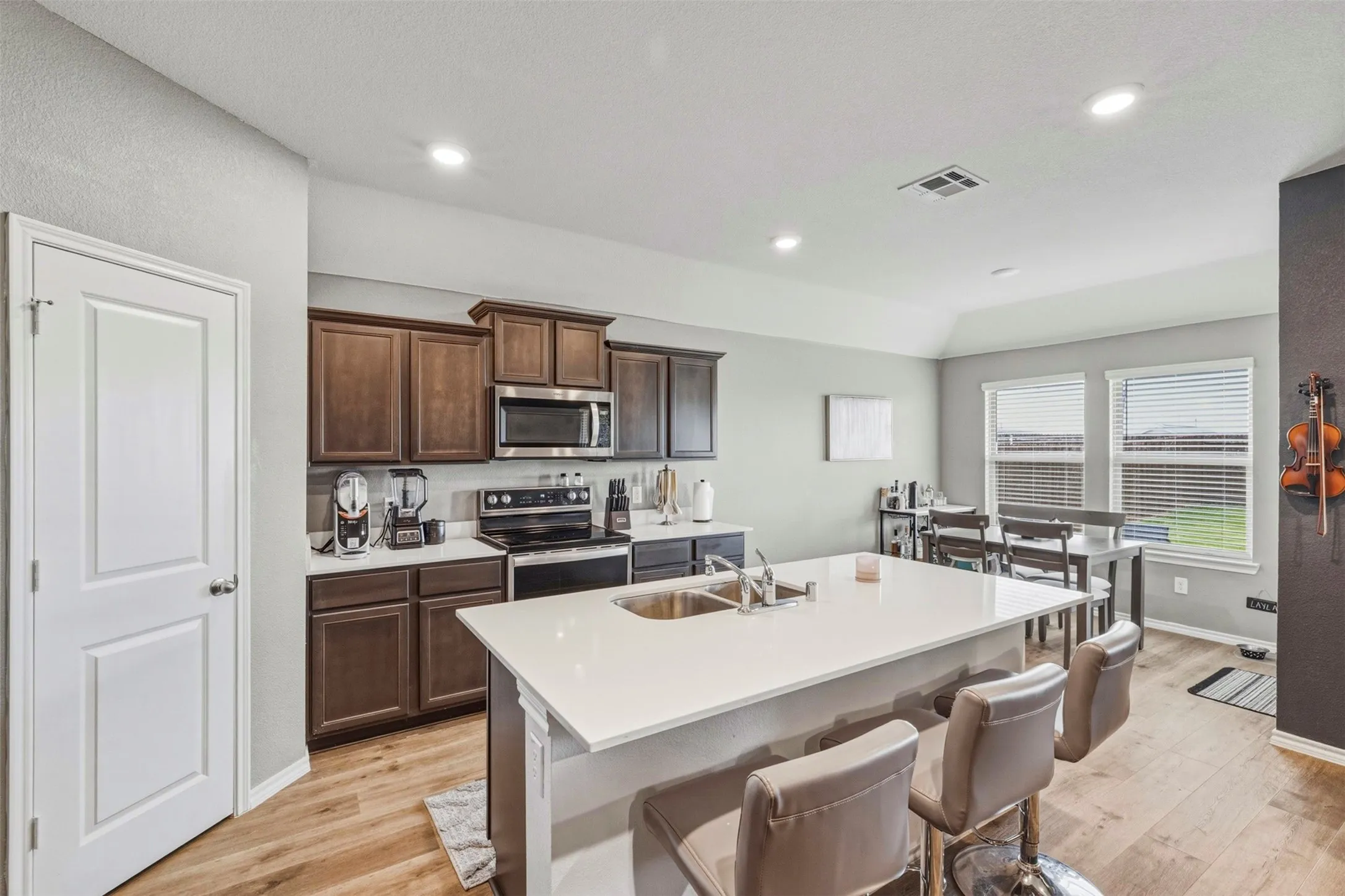 Single Family Residence For Sale in Ellis County , 1210 Grand View Drive, Ennis, Texas 75119, 3 Bedroom, 2 Bathroom, 2 Garage spaces, 1,471 Sqft, built in 2024, Price $262,000, mls#21289722, Real Estate Agent in Ennis, Homes For Sale in Ellis county, Homes For Sale in Ennis, Realtor in Ennis Texas, Real Estate Brokerage Independent Realty Texas, Luminita Cordes Realtor