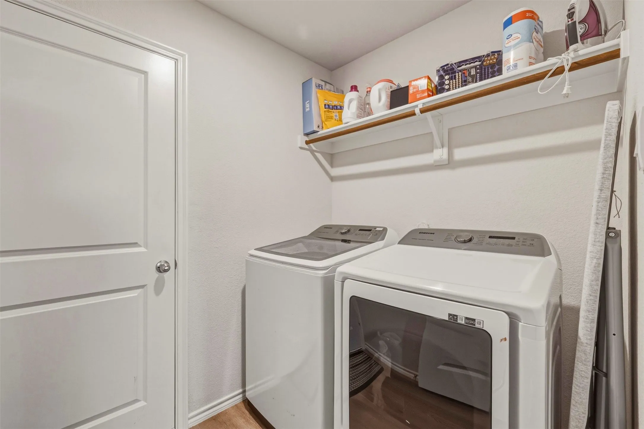 Single Family Residence For Sale in Ellis County , 1210 Grand View Drive, Ennis, Texas 75119, 3 Bedroom, 2 Bathroom, 2 Garage spaces, 1,471 Sqft, built in 2024, Price $262,000, mls#21289722, Real Estate Agent in Ennis, Homes For Sale in Ellis county, Homes For Sale in Ennis, Realtor in Ennis Texas, Real Estate Brokerage Independent Realty Texas, Luminita Cordes Realtor