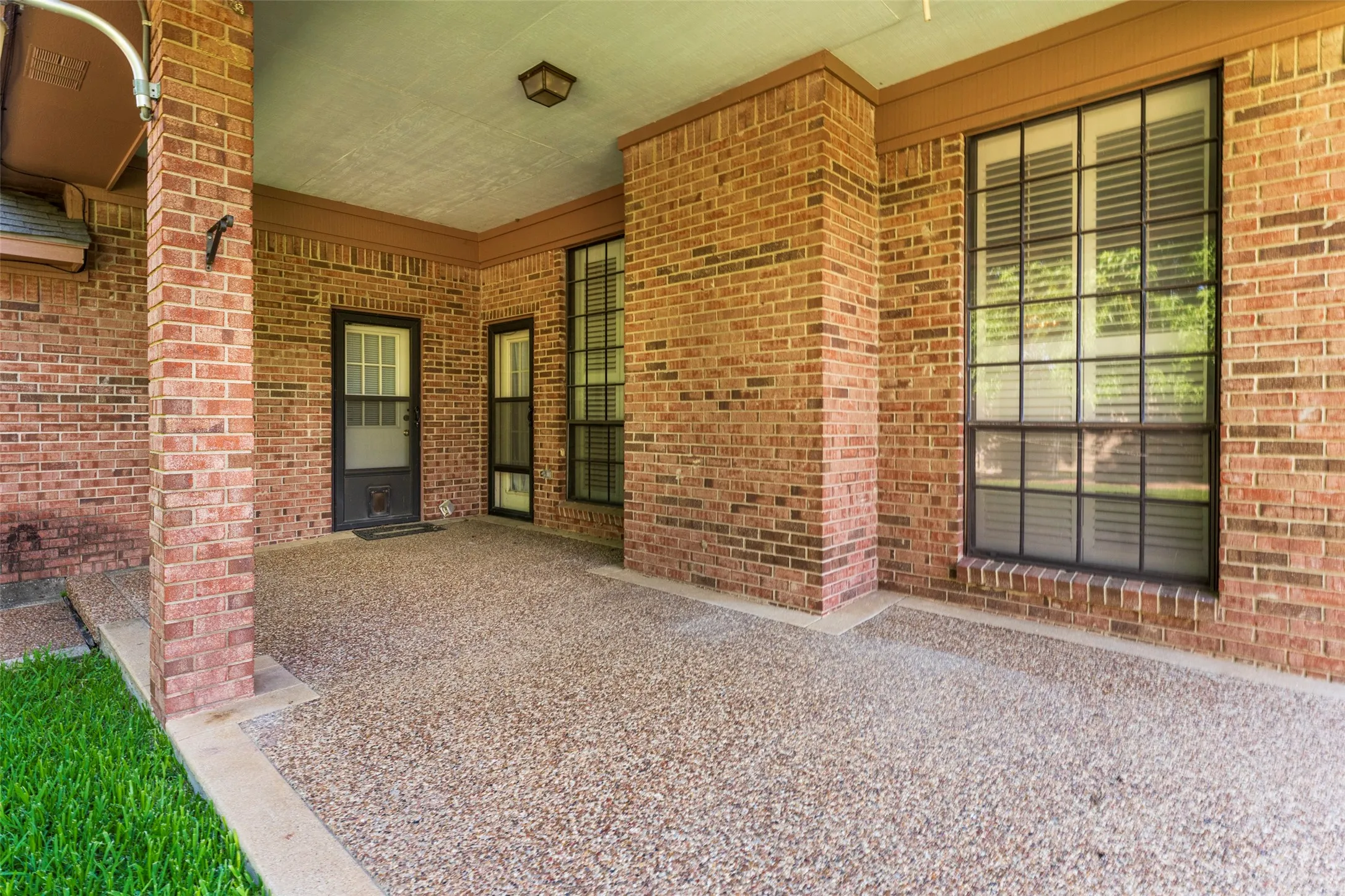 Single Family Residence For Sale in Tarrant County , 7454 Queensbury Circle, Fort Worth, Texas 76133, 4 Bedroom, 2 Bathroom, 2 Garage spaces, 2,509 Sqft, built in 1985, mls#21290325, Real Estate Agent in Fort Worth, Homes For Sale in Tarrant county, Homes For Sale in Fort Worth, Realtor in Fort Worth Texas, Real Estate Brokerage Independent Realty Texas, Luminita Cordes Realtor