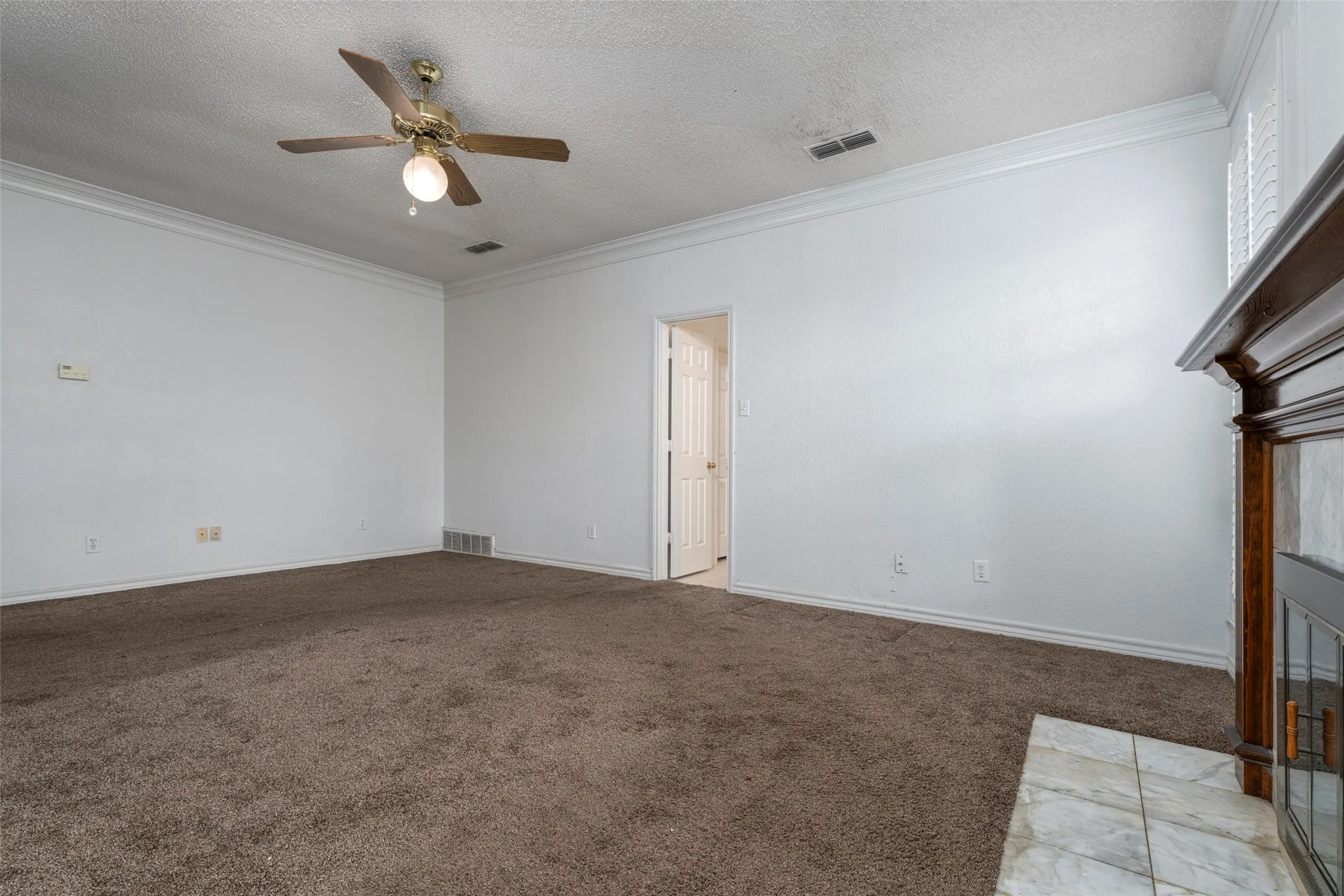 Single Family Residence For Sale in Tarrant County , 7454 Queensbury Circle, Fort Worth, Texas 76133, 4 Bedroom, 2 Bathroom, 2 Garage spaces, 2,509 Sqft, built in 1985, mls#21290325, Real Estate Agent in Fort Worth, Homes For Sale in Tarrant county, Homes For Sale in Fort Worth, Realtor in Fort Worth Texas, Real Estate Brokerage Independent Realty Texas, Luminita Cordes Realtor
