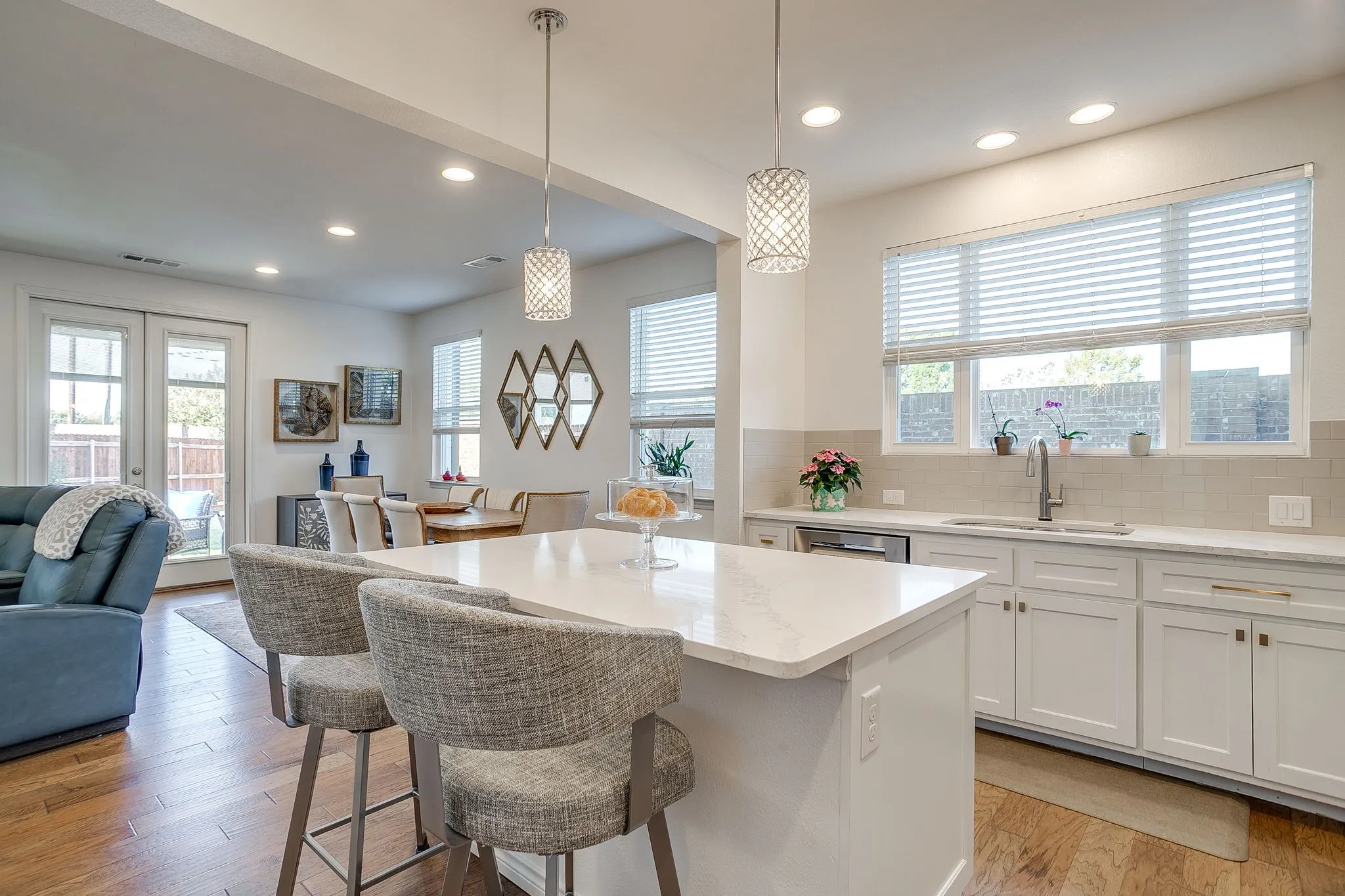 Townhouse For Sale in Tarrant County , 109 Crossroads Circle, Westworth Village, Texas 76114, 3 Bedroom, 3 Bathroom, 2 Garage spaces, 2,149 Sqft, built in 2018, mls#21290103, Real Estate Agent in Westworth Village, Homes For Sale in Tarrant county, Homes For Sale in Westworth Village, Realtor in Westworth Village Texas, Real Estate Brokerage Independent Realty Texas, Luminita Cordes Realtor