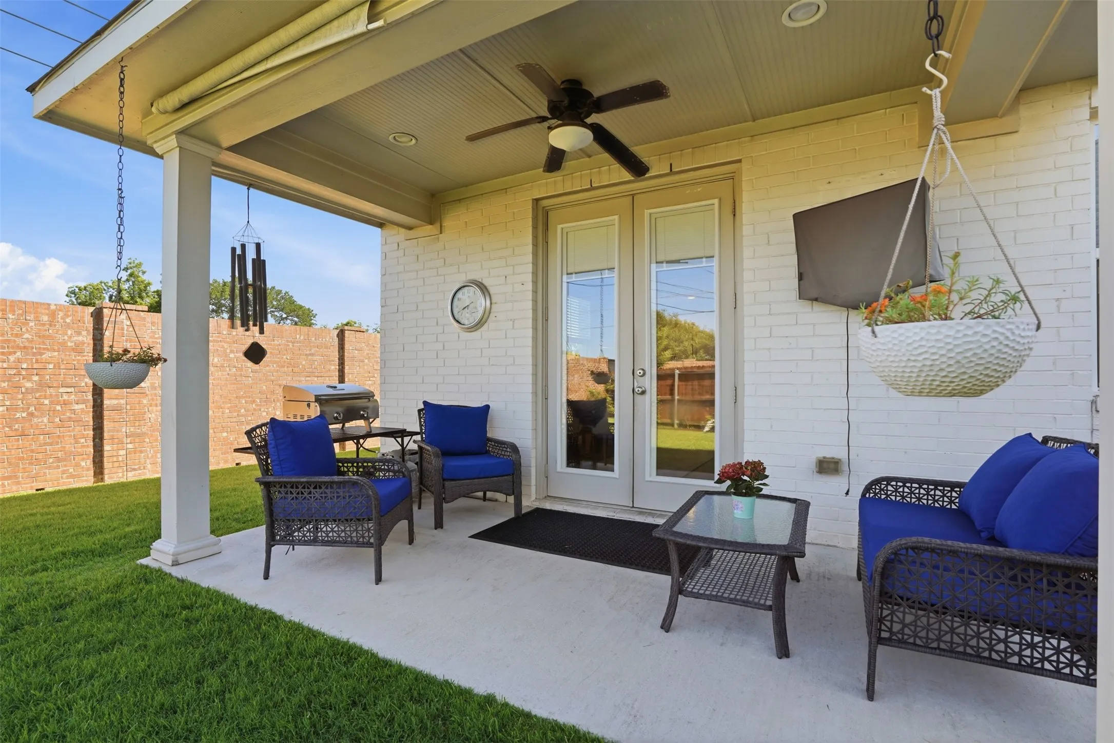 Townhouse For Sale in Tarrant County , 109 Crossroads Circle, Westworth Village, Texas 76114, 3 Bedroom, 3 Bathroom, 2 Garage spaces, 2,149 Sqft, built in 2018, mls#21290103, Real Estate Agent in Westworth Village, Homes For Sale in Tarrant county, Homes For Sale in Westworth Village, Realtor in Westworth Village Texas, Real Estate Brokerage Independent Realty Texas, Luminita Cordes Realtor