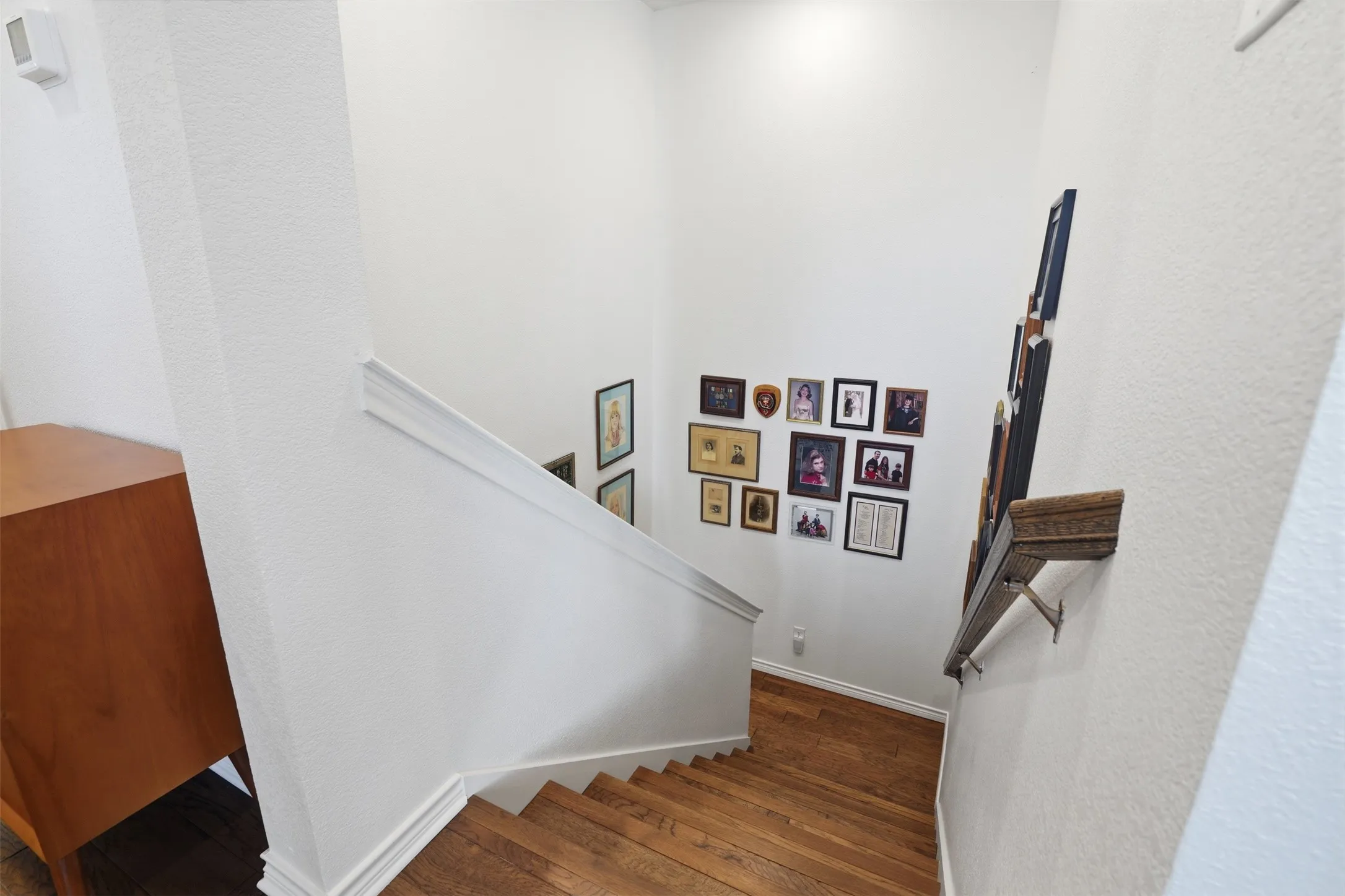 Townhouse For Sale in Tarrant County , 109 Crossroads Circle, Westworth Village, Texas 76114, 3 Bedroom, 3 Bathroom, 2 Garage spaces, 2,149 Sqft, built in 2018, mls#21290103, Real Estate Agent in Westworth Village, Homes For Sale in Tarrant county, Homes For Sale in Westworth Village, Realtor in Westworth Village Texas, Real Estate Brokerage Independent Realty Texas, Luminita Cordes Realtor