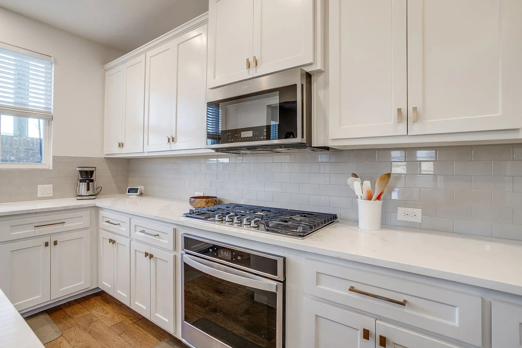Townhouse For Sale in Tarrant County , 109 Crossroads Circle, Westworth Village, Texas 76114, 3 Bedroom, 3 Bathroom, 2 Garage spaces, 2,149 Sqft, built in 2018, mls#21290103, Real Estate Agent in Westworth Village, Homes For Sale in Tarrant county, Homes For Sale in Westworth Village, Realtor in Westworth Village Texas, Real Estate Brokerage Independent Realty Texas, Luminita Cordes Realtor