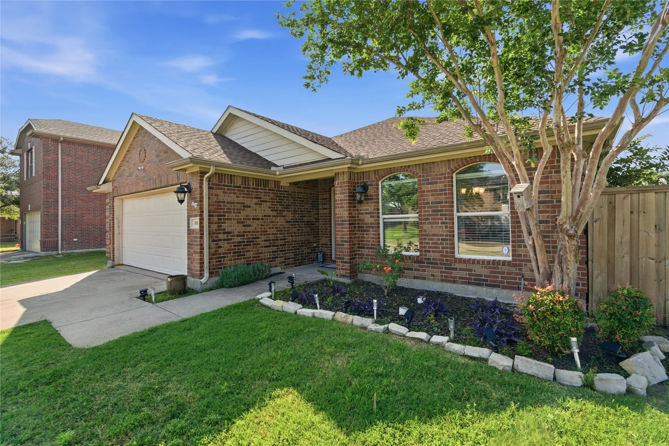 Single Family Residence For Sale in Kaufman County , 301 Long Prairie Drive, Forney, Texas 75126, 3 Bedroom, 2 Bathroom, 2 Garage spaces, 1,787 Sqft, built in 2008, mls#21290518, Real Estate Agent in Forney, Homes For Sale in Kaufman county, Homes For Sale in Forney, Realtor in Forney Texas, Real Estate Brokerage Independent Realty Texas, Luminita Cordes Realtor