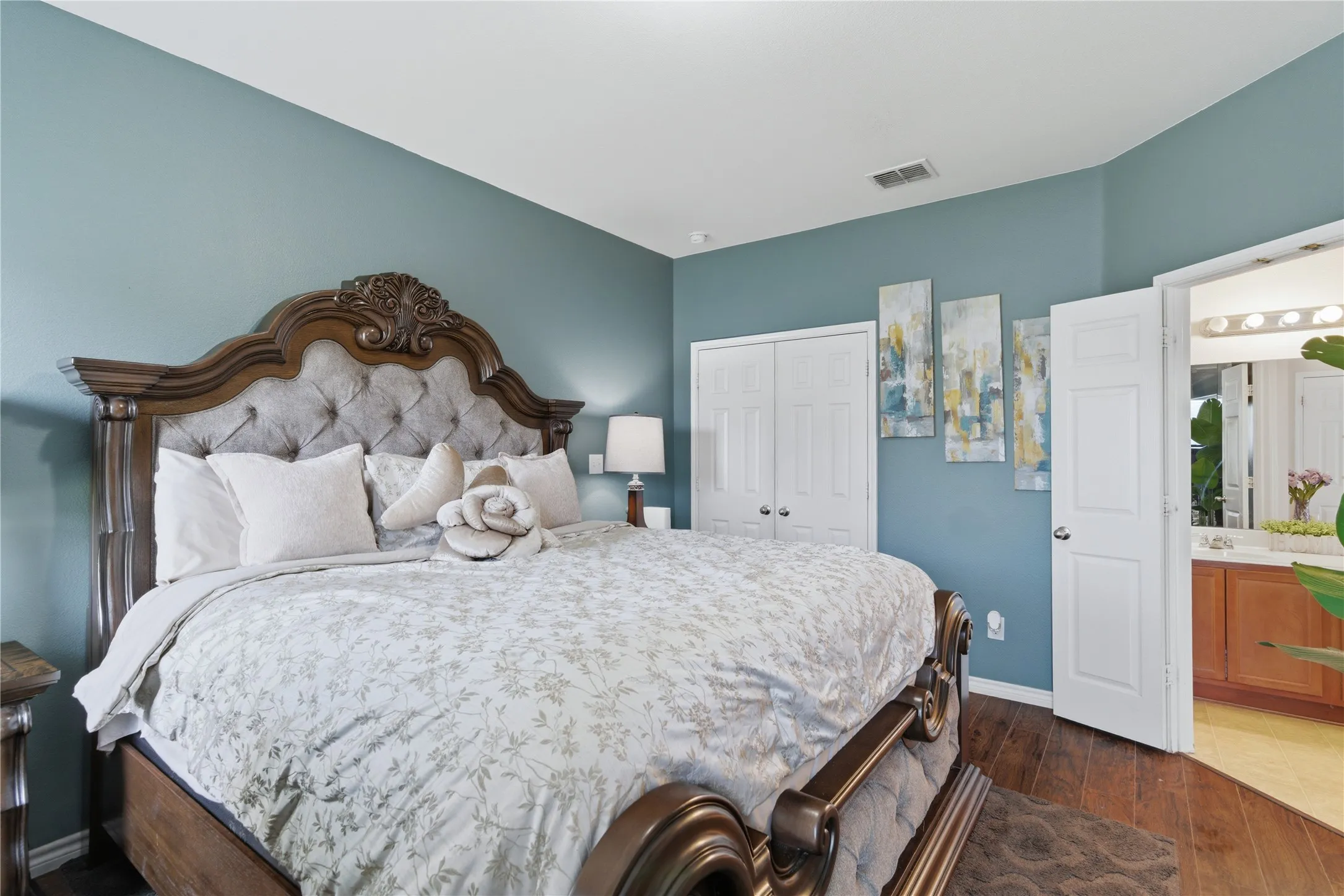 Single Family Residence For Sale in Kaufman County , 301 Long Prairie Drive, Forney, Texas 75126, 3 Bedroom, 2 Bathroom, 2 Garage spaces, 1,787 Sqft, built in 2008, mls#21290518, Real Estate Agent in Forney, Homes For Sale in Kaufman county, Homes For Sale in Forney, Realtor in Forney Texas, Real Estate Brokerage Independent Realty Texas, Luminita Cordes Realtor