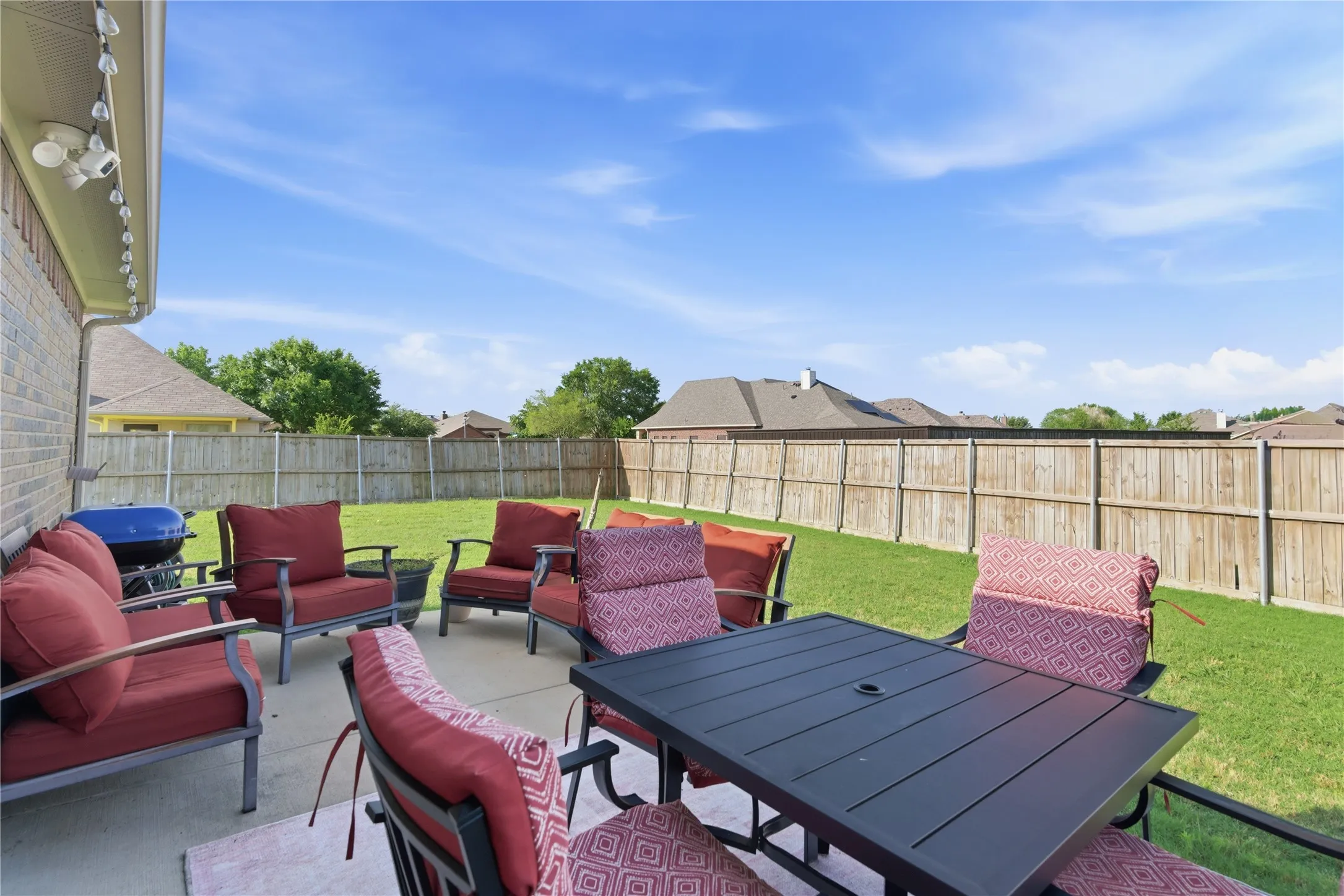 Single Family Residence For Sale in Kaufman County , 301 Long Prairie Drive, Forney, Texas 75126, 3 Bedroom, 2 Bathroom, 2 Garage spaces, 1,787 Sqft, built in 2008, mls#21290518, Real Estate Agent in Forney, Homes For Sale in Kaufman county, Homes For Sale in Forney, Realtor in Forney Texas, Real Estate Brokerage Independent Realty Texas, Luminita Cordes Realtor