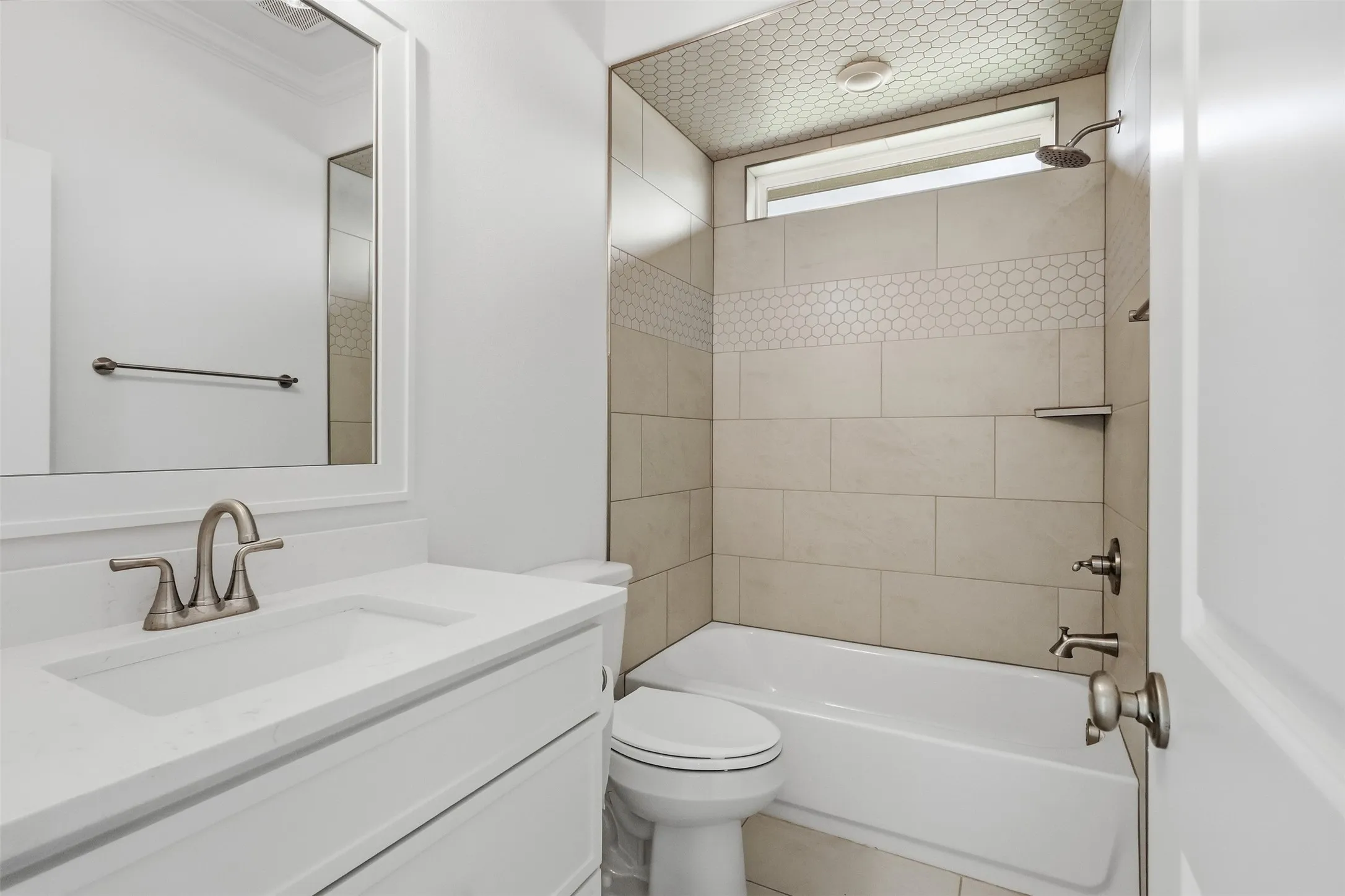 Single Family Residence For Sale in Hood County , 2120 Middlewood Circle, Granbury, Texas 76049, 4 Bedroom, 3 Bathroom, 3 Garage spaces, 2,650 Sqft, built in 2026, mls#21289195, Real Estate Agent in Granbury, Homes For Sale in Hood county, Homes For Sale in Granbury, Realtor in Granbury Texas, Real Estate Brokerage Independent Realty Texas, Luminita Cordes Realtor