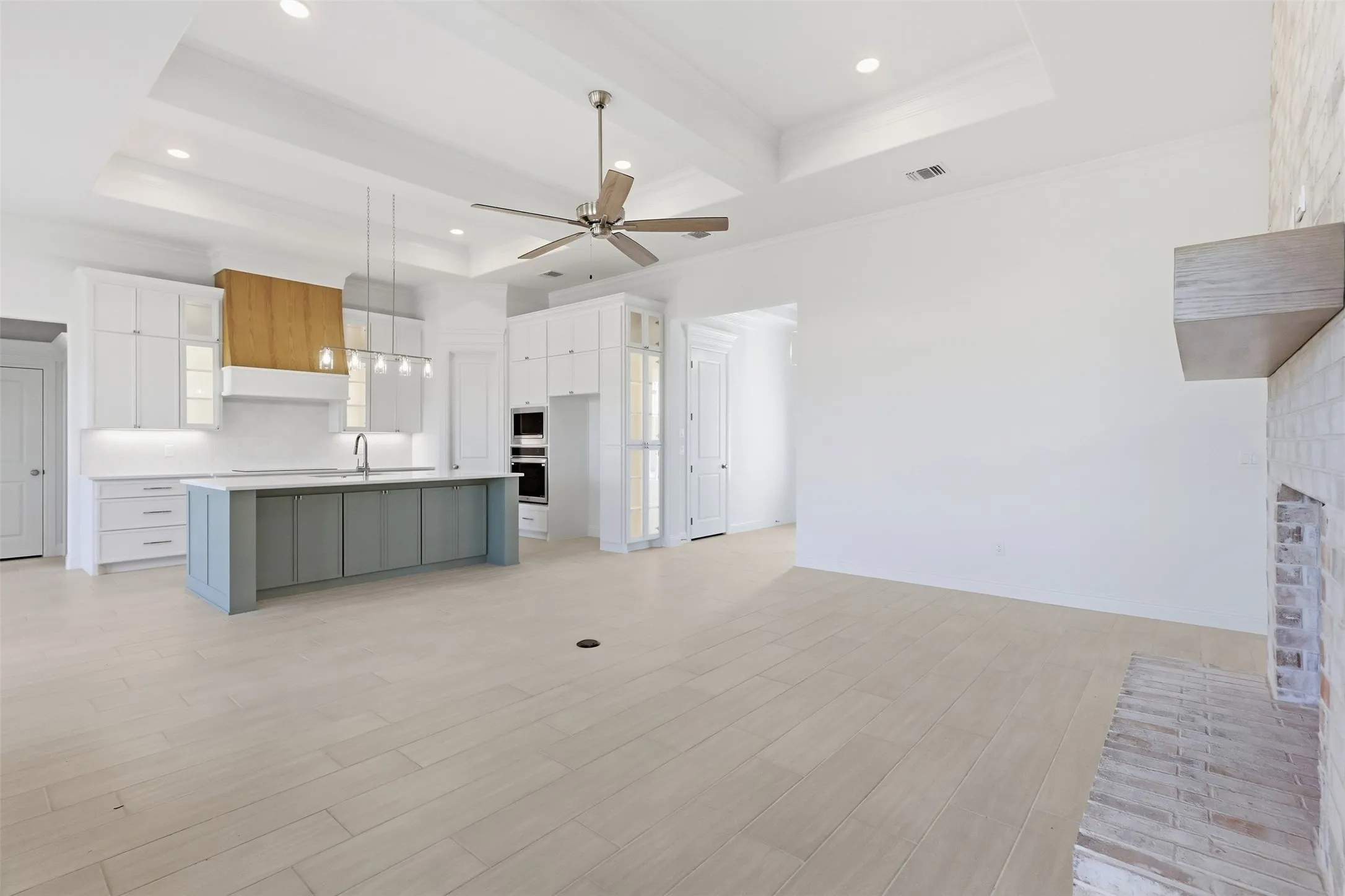 Single Family Residence For Sale in Hood County , 2120 Middlewood Circle, Granbury, Texas 76049, 4 Bedroom, 3 Bathroom, 3 Garage spaces, 2,650 Sqft, built in 2026, mls#21289195, Real Estate Agent in Granbury, Homes For Sale in Hood county, Homes For Sale in Granbury, Realtor in Granbury Texas, Real Estate Brokerage Independent Realty Texas, Luminita Cordes Realtor