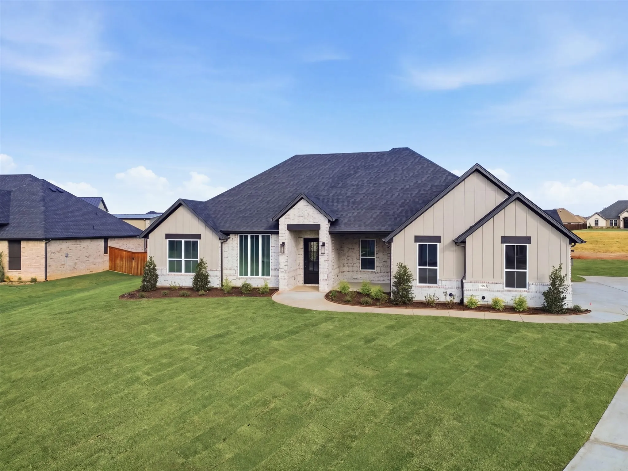 Single Family Residence For Sale in Hood County , 2120 Middlewood Circle, Granbury, Texas 76049, 4 Bedroom, 3 Bathroom, 3 Garage spaces, 2,650 Sqft, built in 2026, mls#21289195, Real Estate Agent in Granbury, Homes For Sale in Hood county, Homes For Sale in Granbury, Realtor in Granbury Texas, Real Estate Brokerage Independent Realty Texas, Luminita Cordes Realtor
