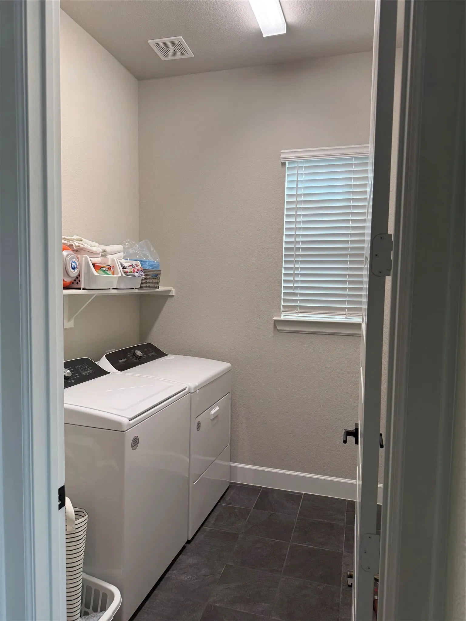 Single Family Residence For Sale in Denton County , 2561 Four Roses Drive, Lewisville, Texas 75056, 4 Bedroom, 4 Bathroom, 2 Garage spaces, 2,872 Sqft, built in 2023, mls#21284101, Real Estate Agent in Lewisville, Homes For Sale in Denton county, Homes For Sale in Lewisville, Realtor in Lewisville Texas, Real Estate Brokerage Independent Realty Texas, Luminita Cordes Realtor