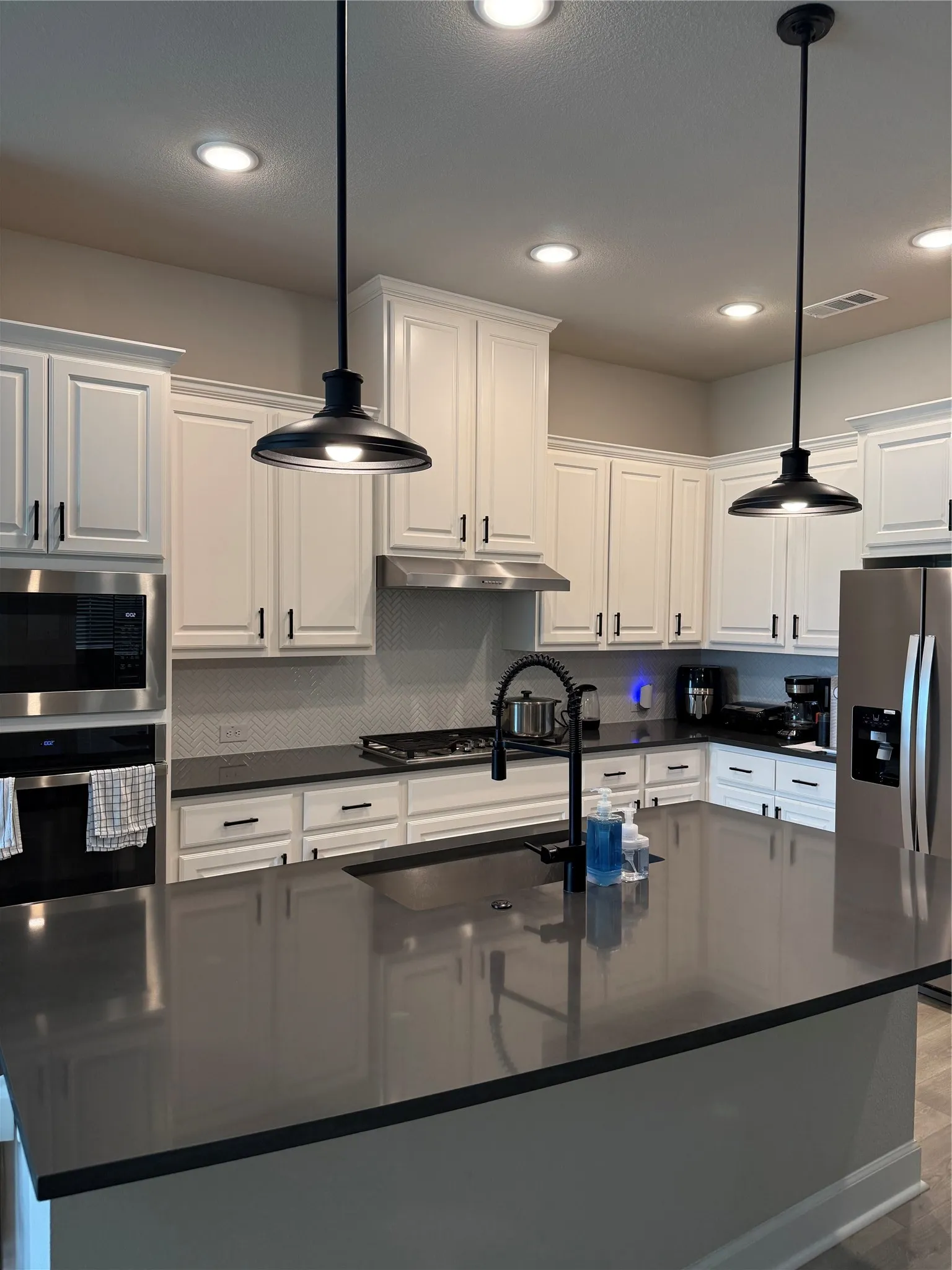 Single Family Residence For Sale in Denton County , 2561 Four Roses Drive, Lewisville, Texas 75056, 4 Bedroom, 4 Bathroom, 2 Garage spaces, 2,872 Sqft, built in 2023, mls#21284101, Real Estate Agent in Lewisville, Homes For Sale in Denton county, Homes For Sale in Lewisville, Realtor in Lewisville Texas, Real Estate Brokerage Independent Realty Texas, Luminita Cordes Realtor